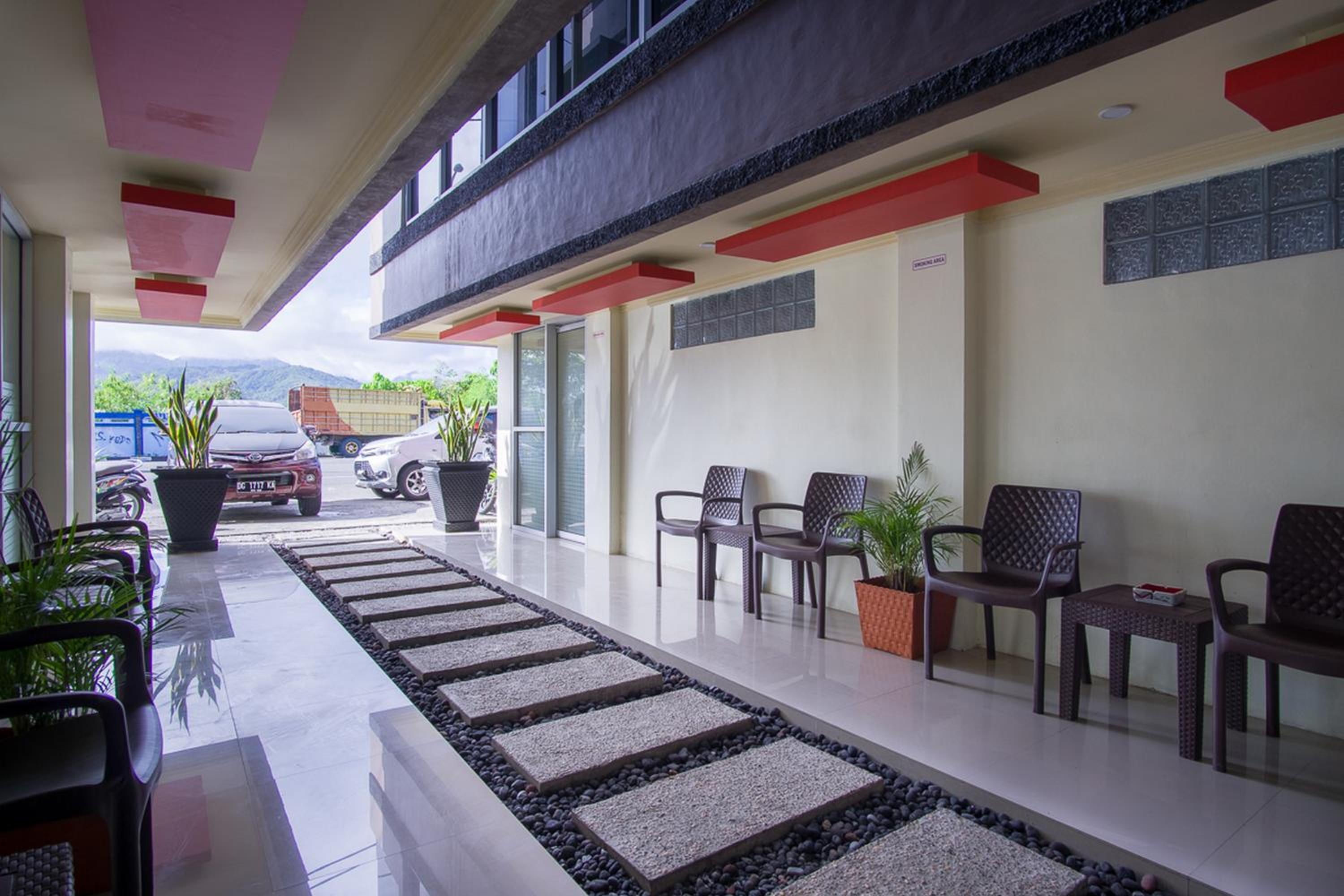 RedDoorz near Taman Kota Ternate view 4