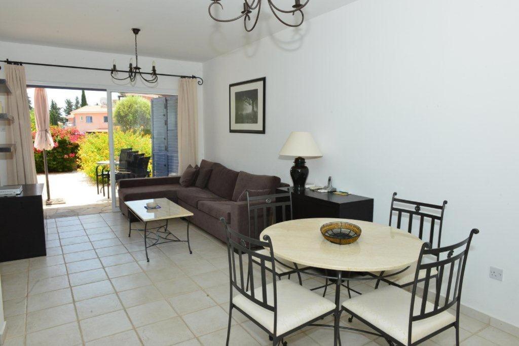 Limnaria Villas Sunny Garden Apartment
