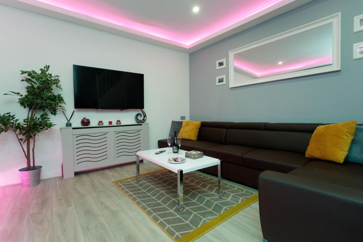 TOWLER HOUSE APARTMENTS 6 beds in 3 bedrooms view 3