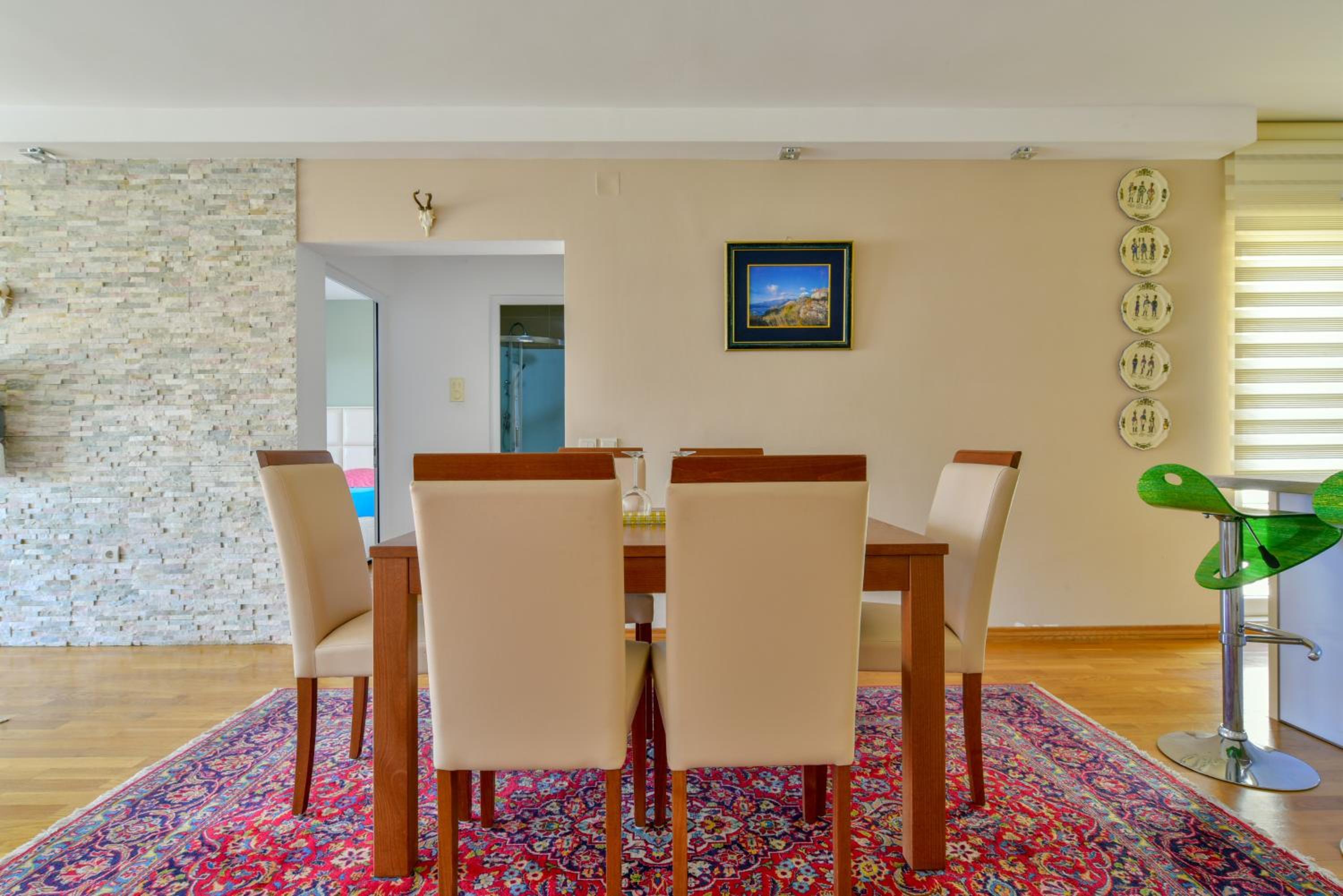 Lux Apartman Sofia view 5