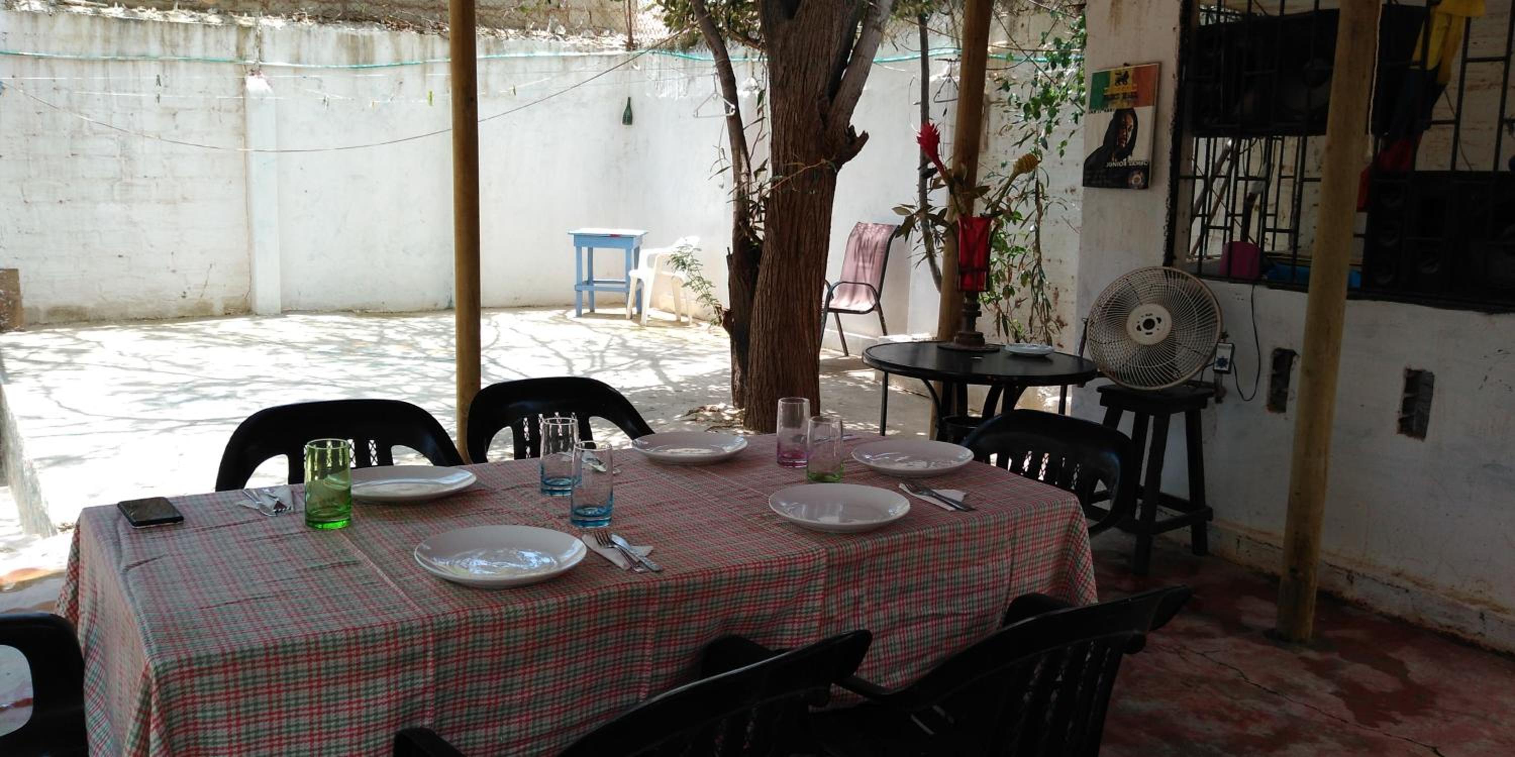 El Garaje Hostal