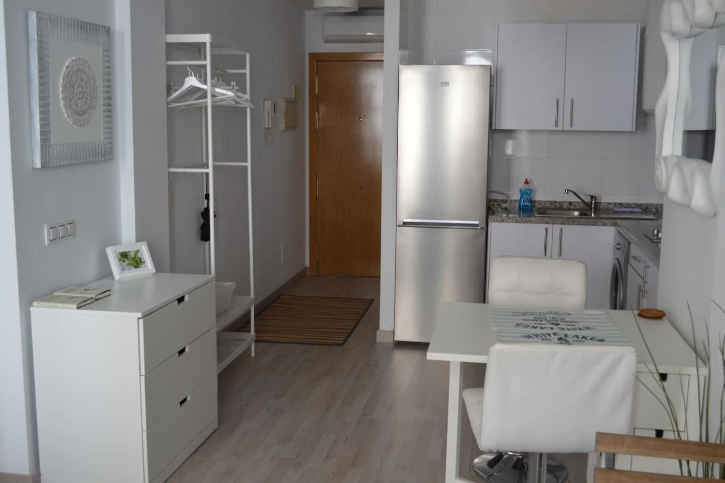 Modern studio flat close to Plaza Merced