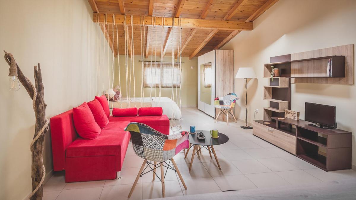 Elina's Easygoing Apartment view 3