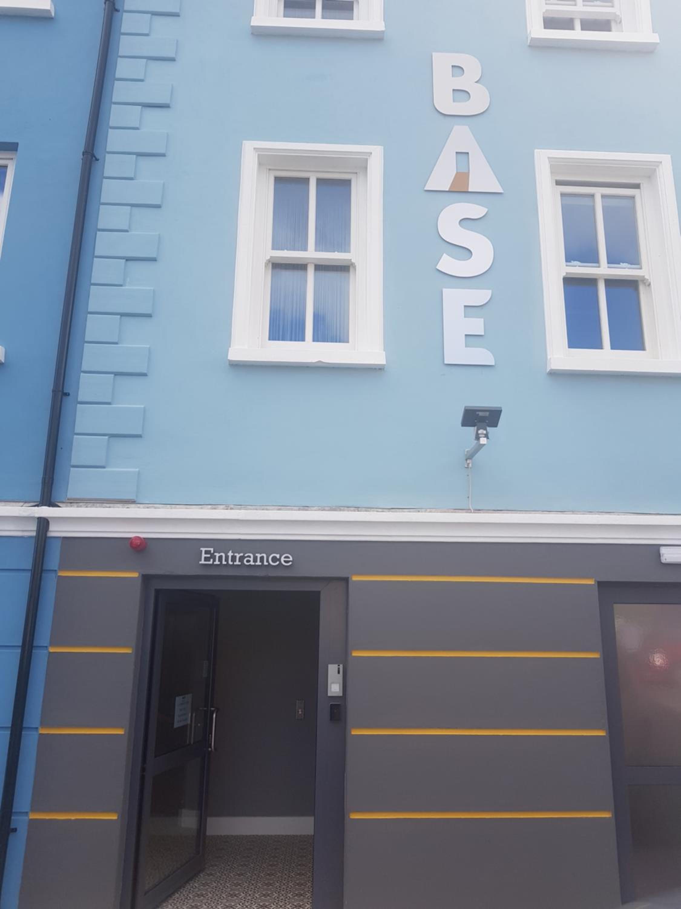 Base Dingle