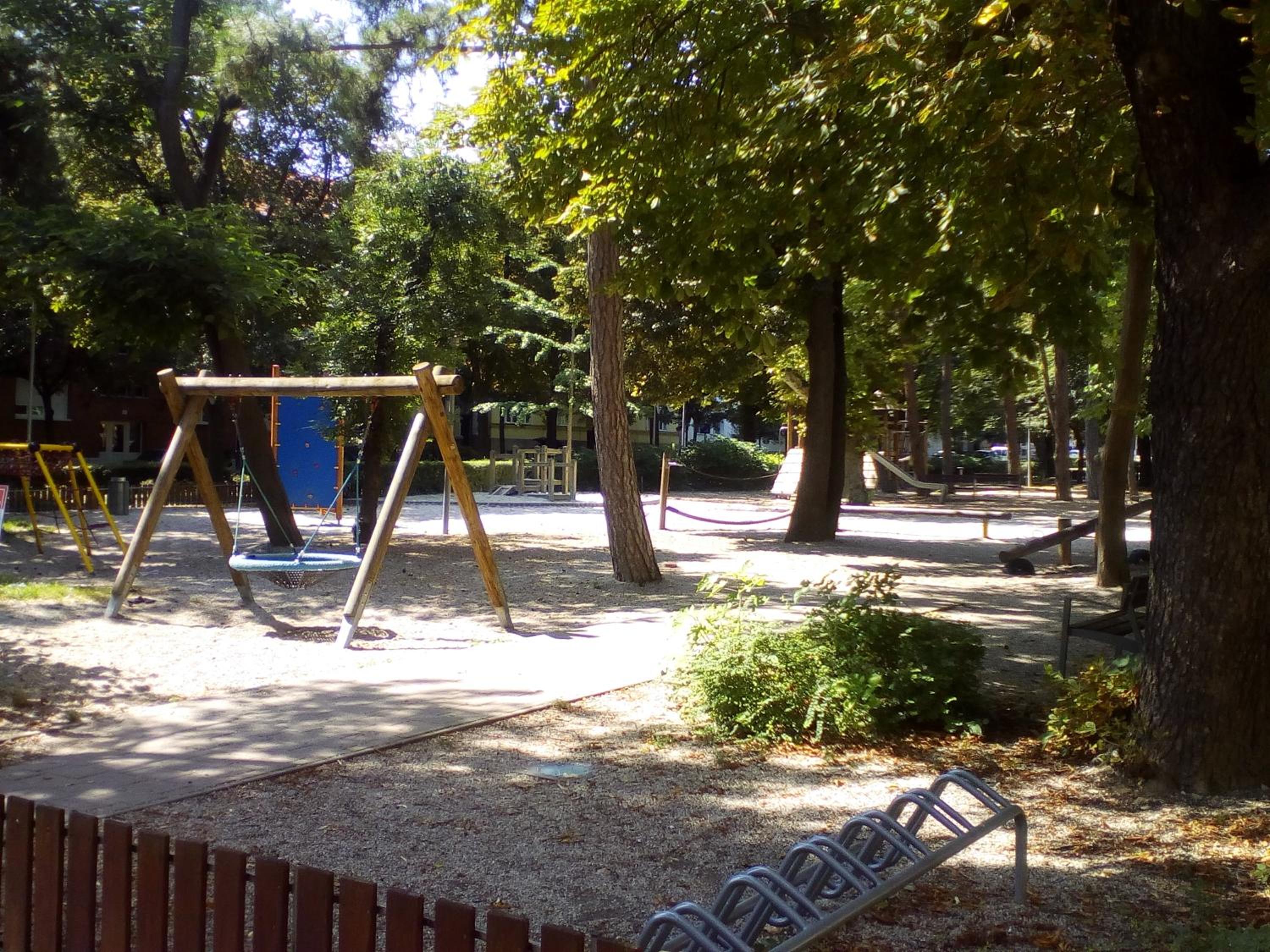 Photo 12
