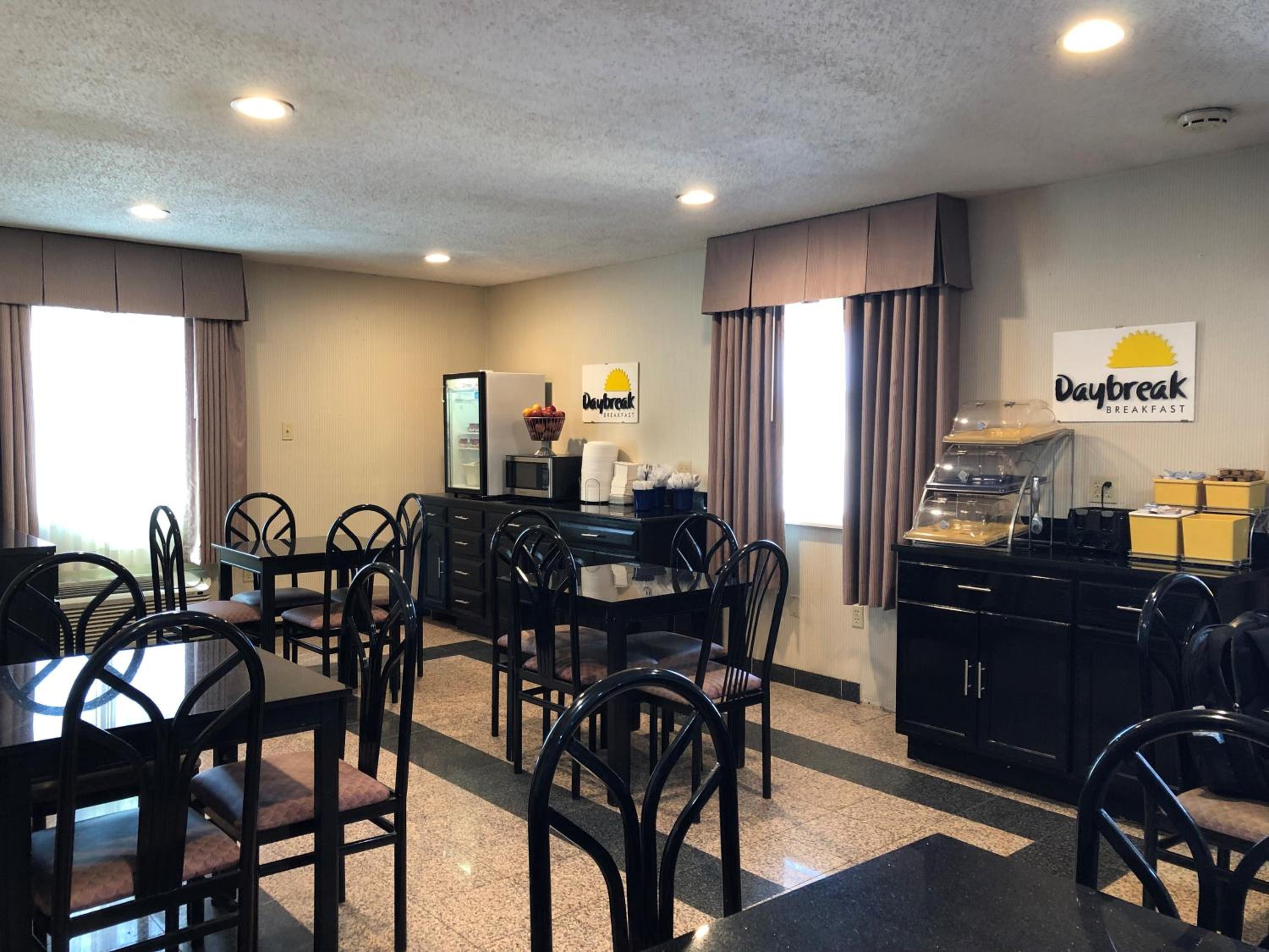Grants Vacations - Days Inn by Wyndham Grants - Property Image 5