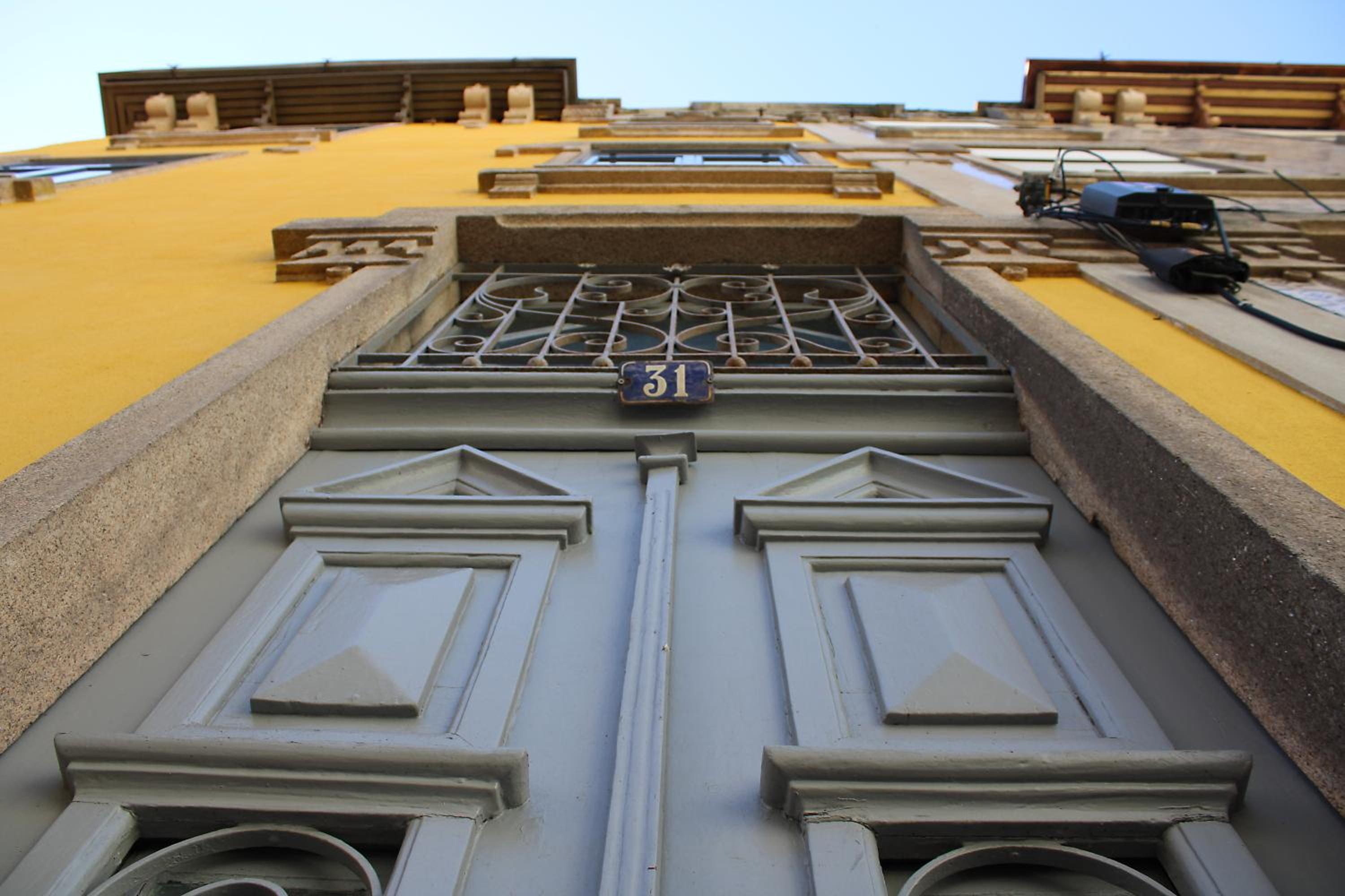 By Doors Hostel