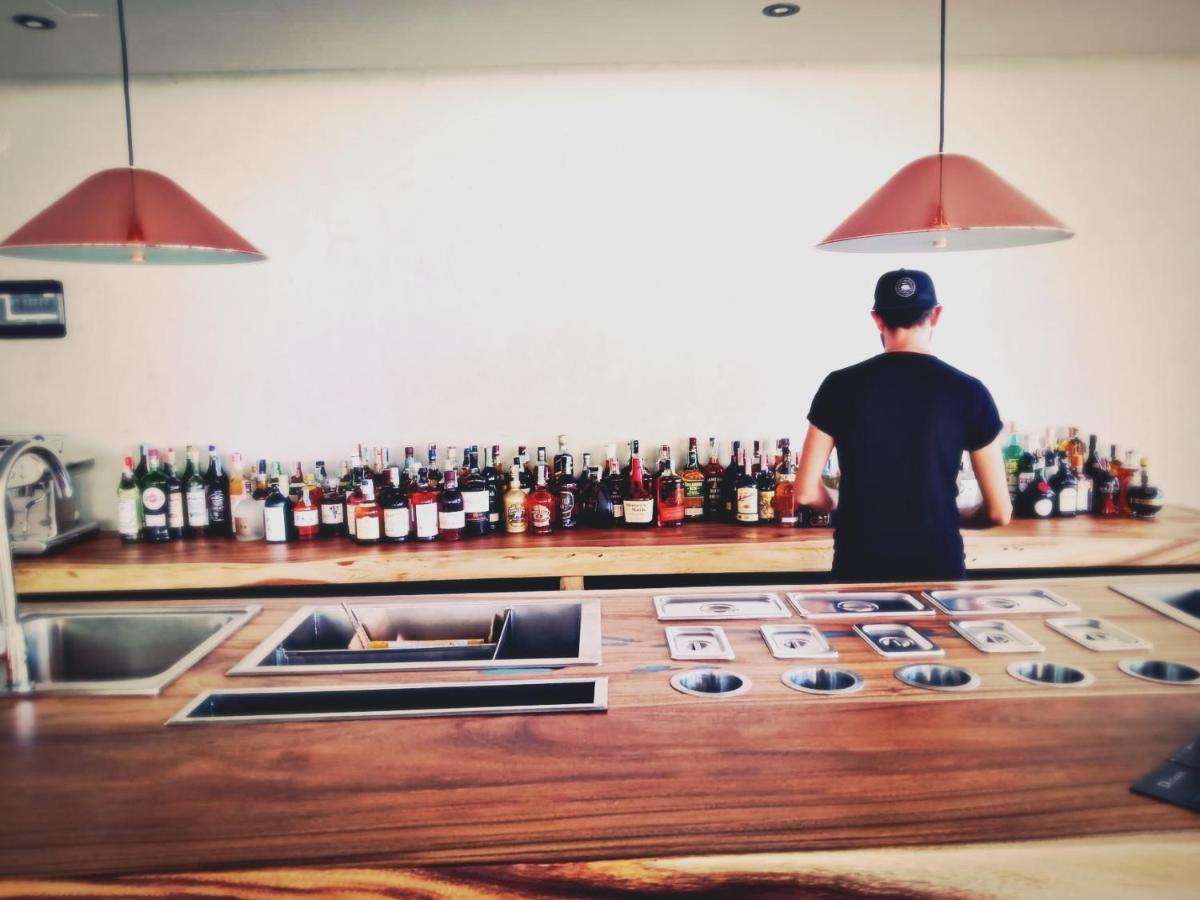 bar
