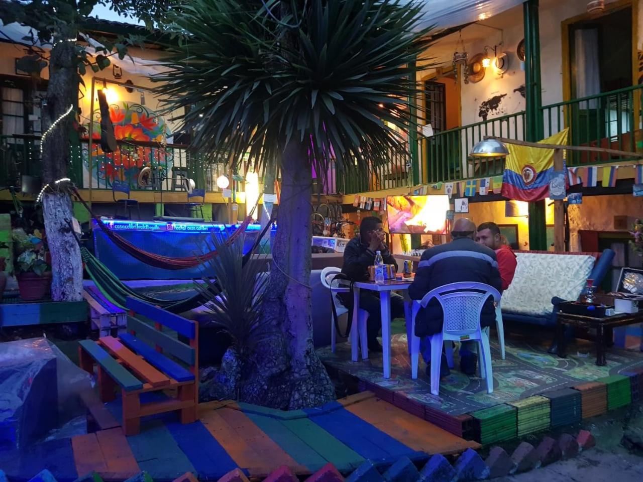 Hostal Gastro Bar Casa Colibrí