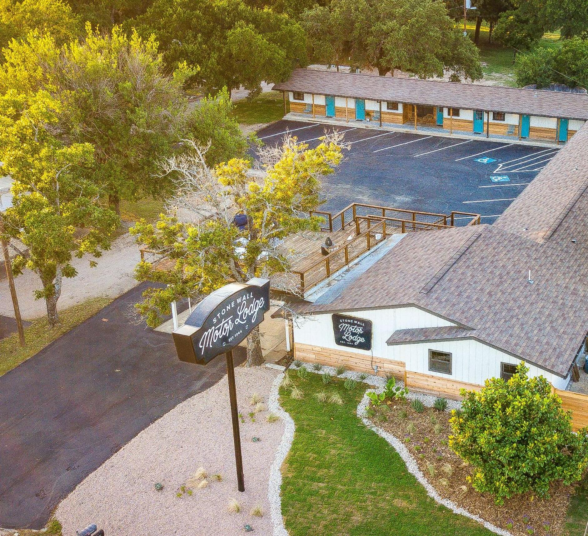 Stonewall Motor Lodge view 3