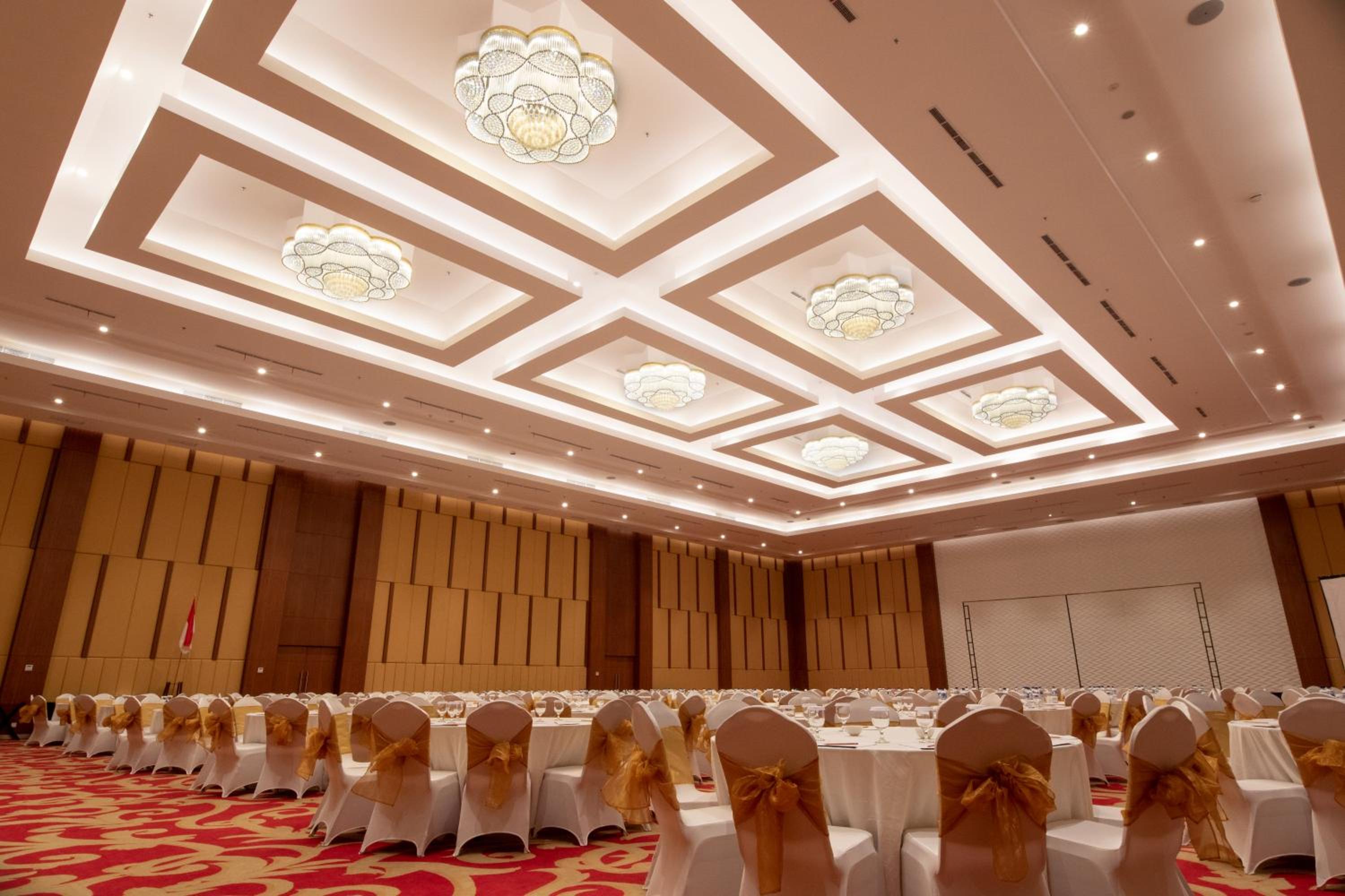 Avenzel Hotel & Convention Cibubur