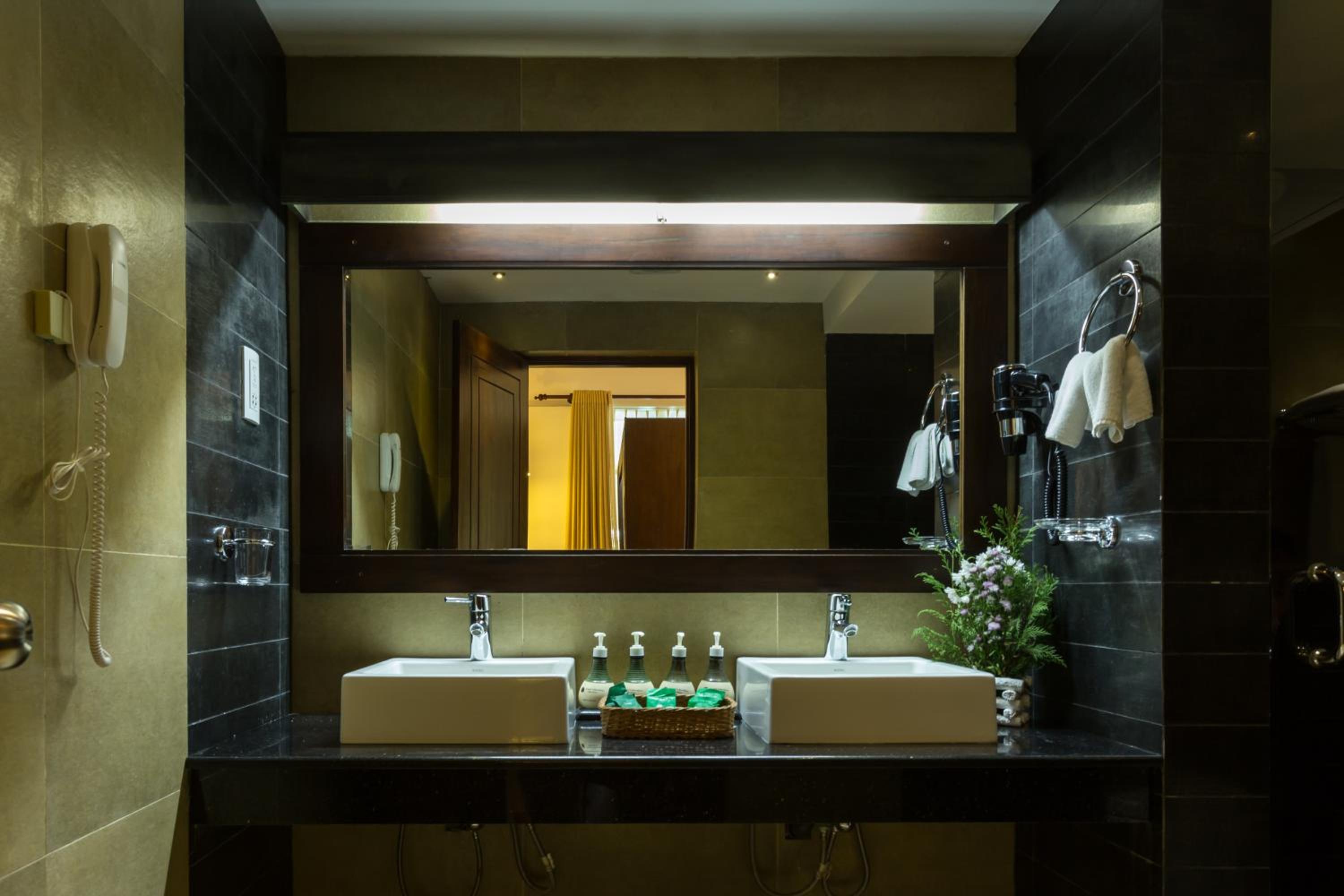 Grand Udawalawe Safari Resort