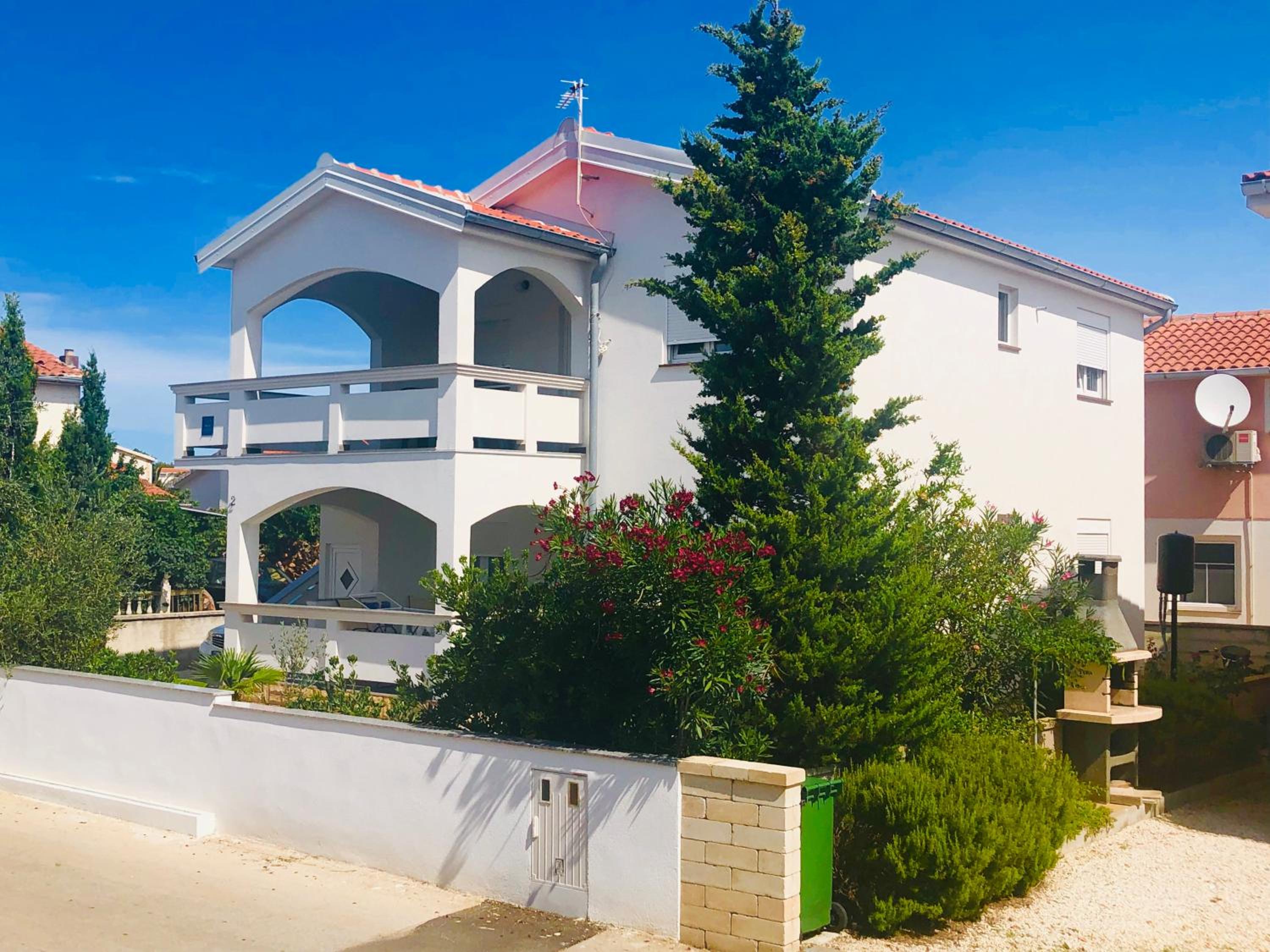 Hotel Vir Holidays - Image 1