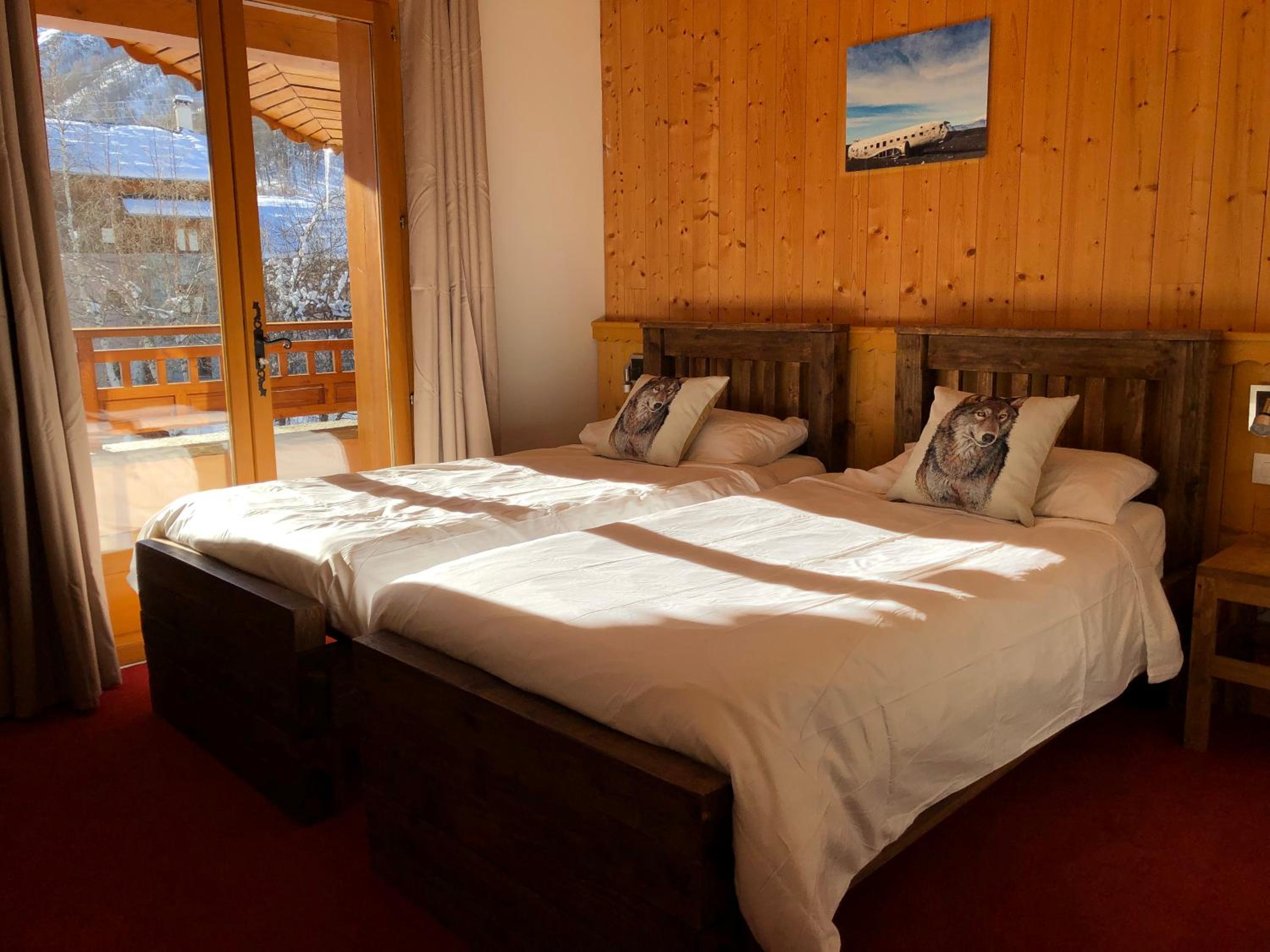 Monster Chalets