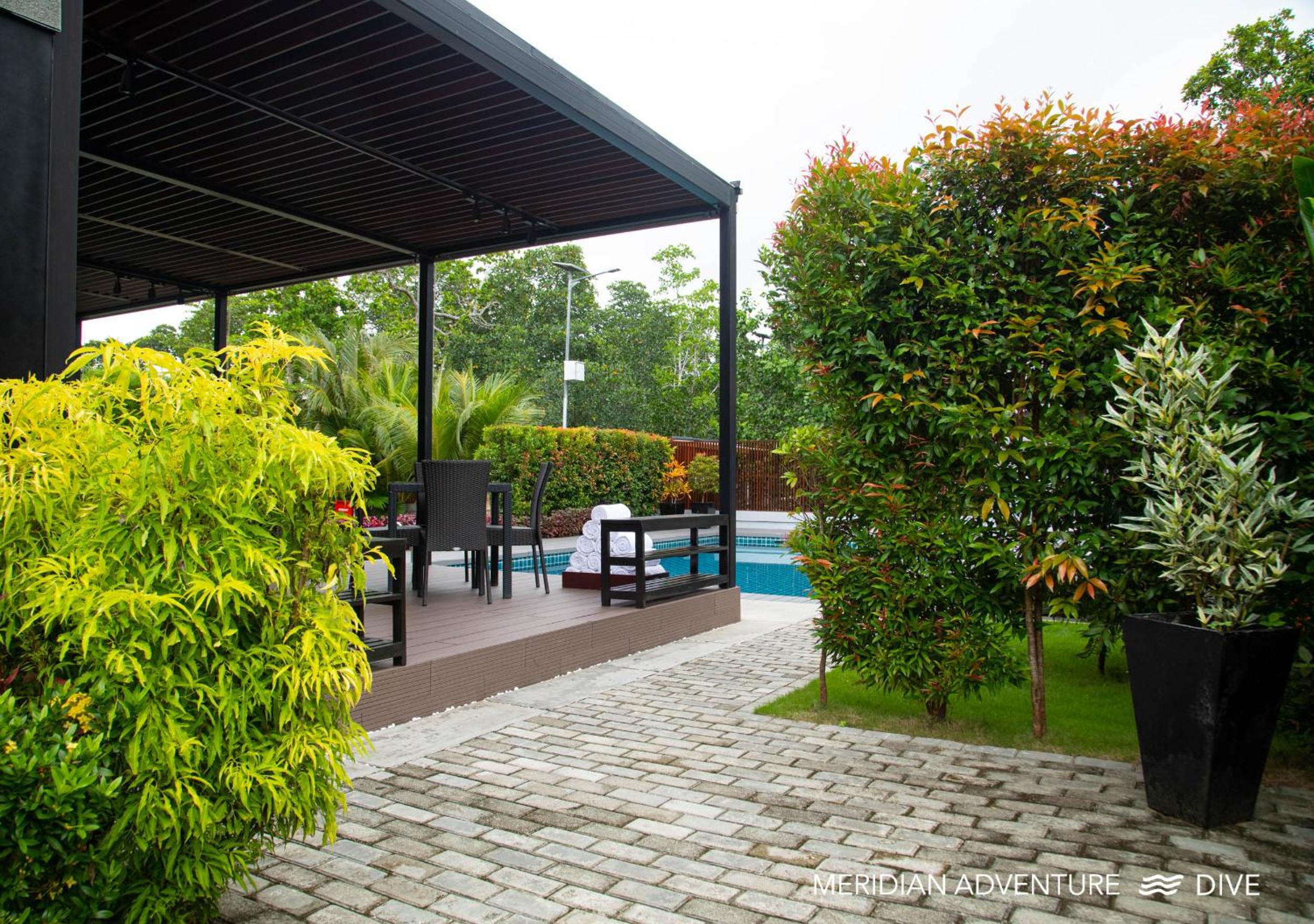 Meridian Adventure Marina Club & Resort