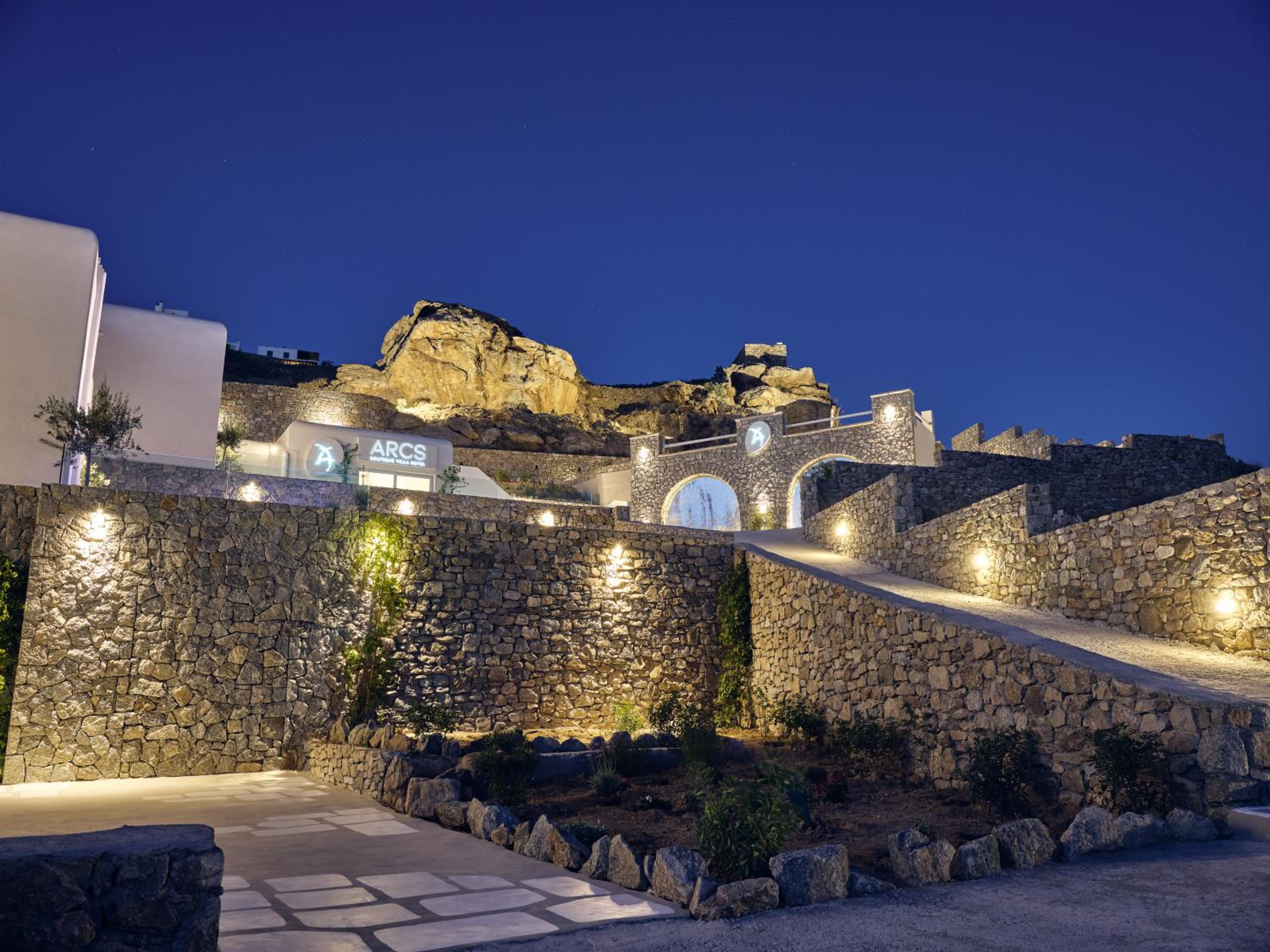 Hotel Arcs Suites & Residences - Image 1