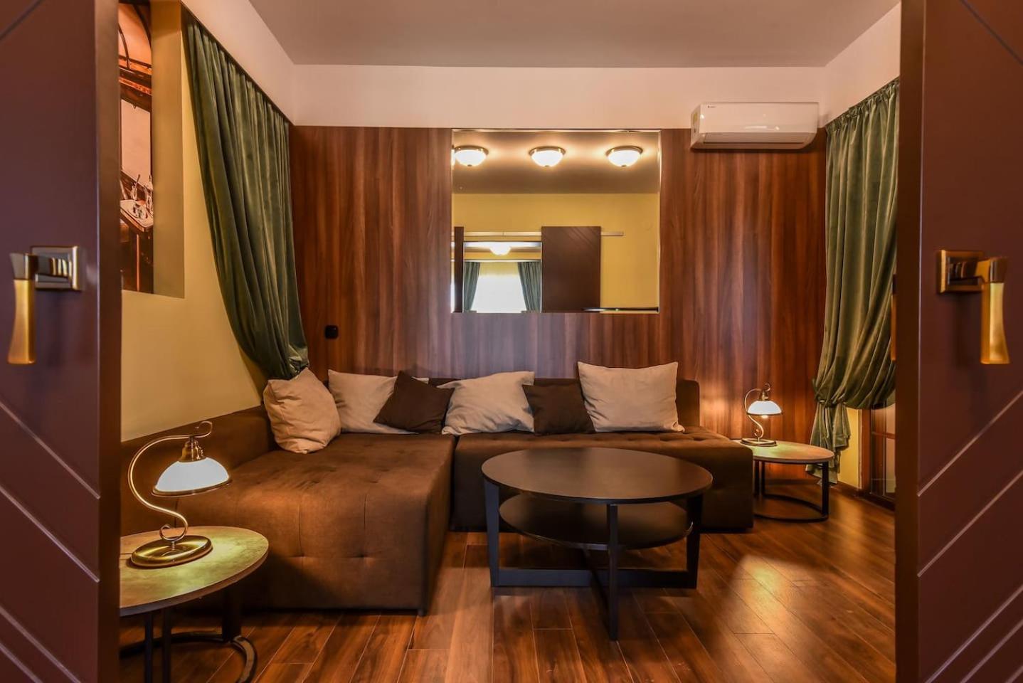 Palace of Culture 2-Bedroom Retreat on Skobelev blvd view 3