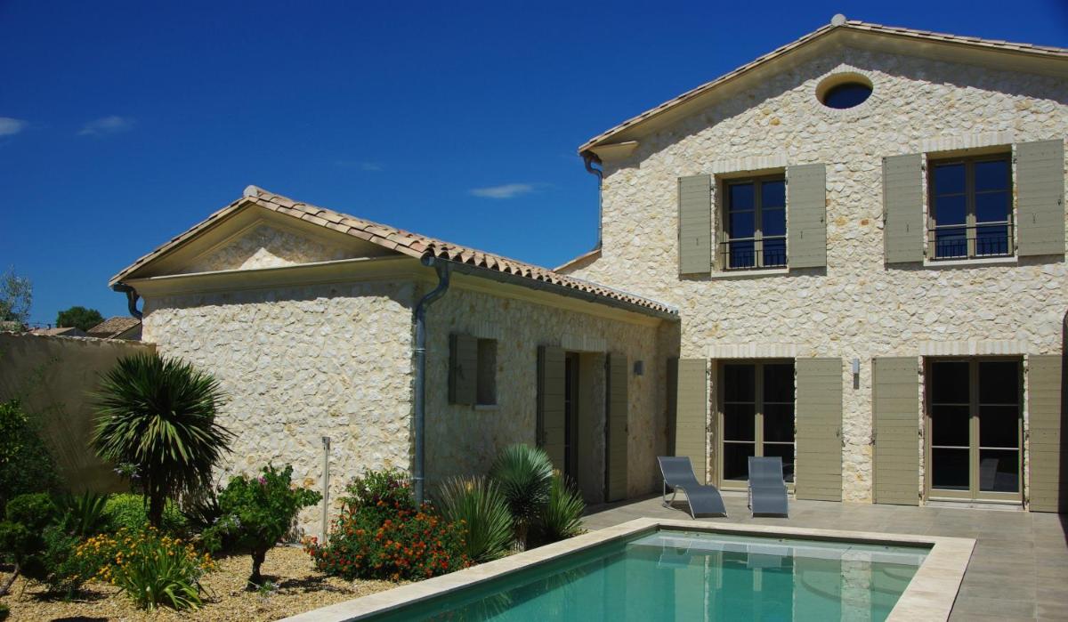 UZES DECOUVERTES view 3