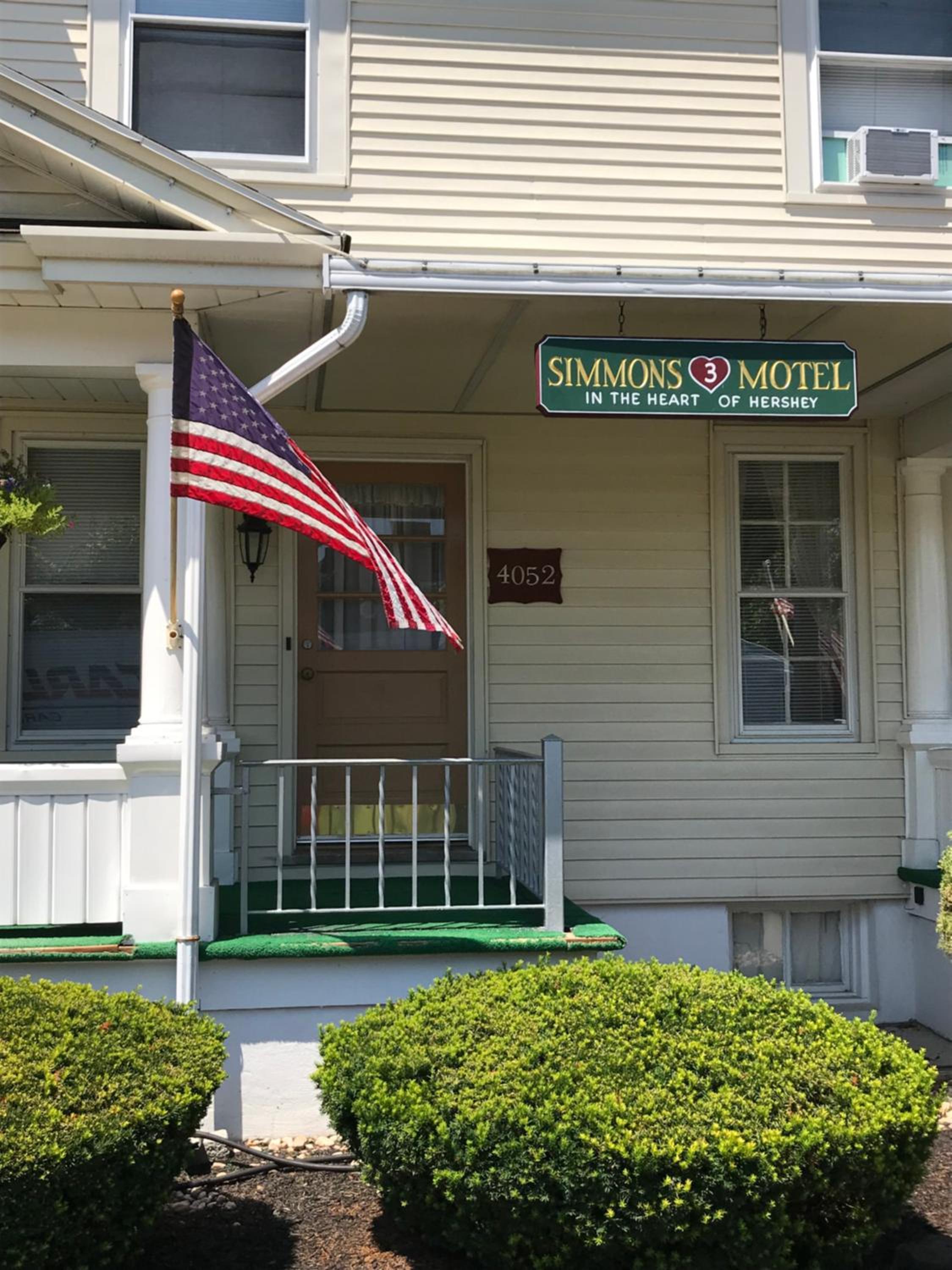 Simmons Motel and Suites