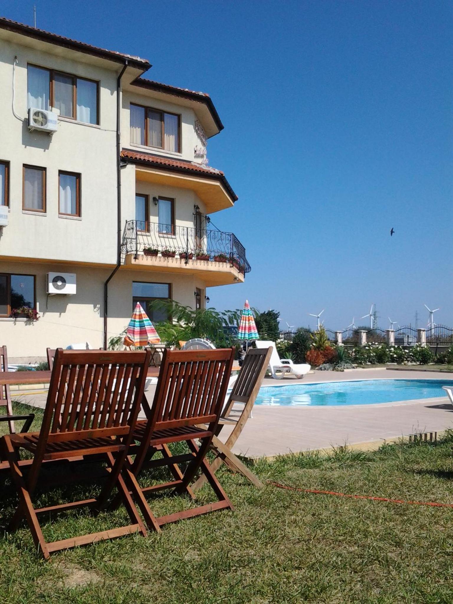 Guest House Golden Flake 4km from Bolata beach