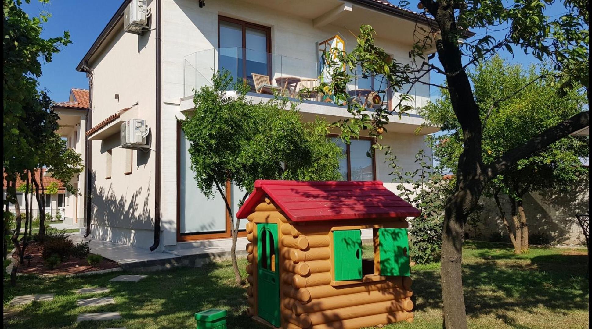 Apartments Aerodrom
