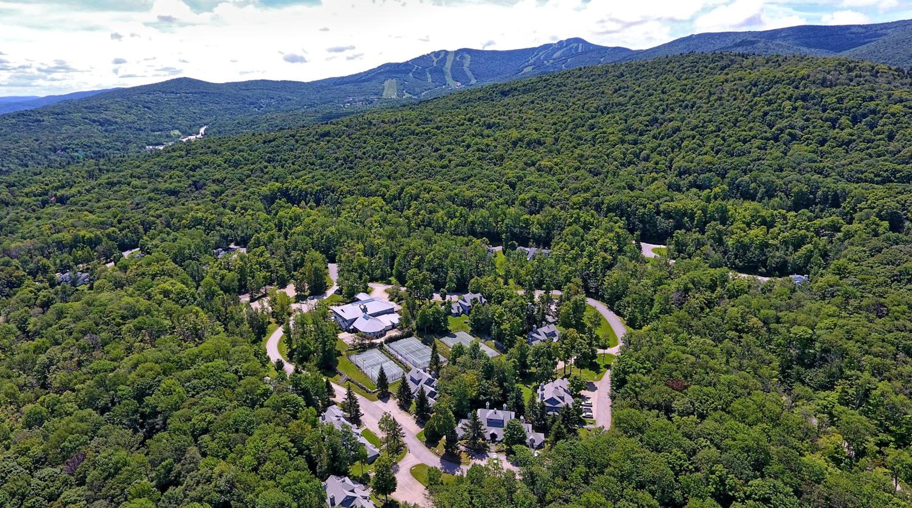 Hotel 2-bedroom condo with pool and hot tub Woods Resort 26 - Image 1