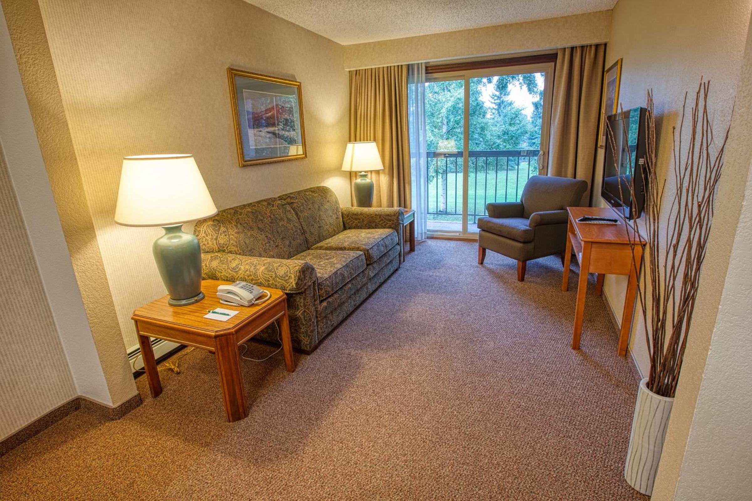 Fairbanks Vacations - Sophie Station Suites - Property Image 4
