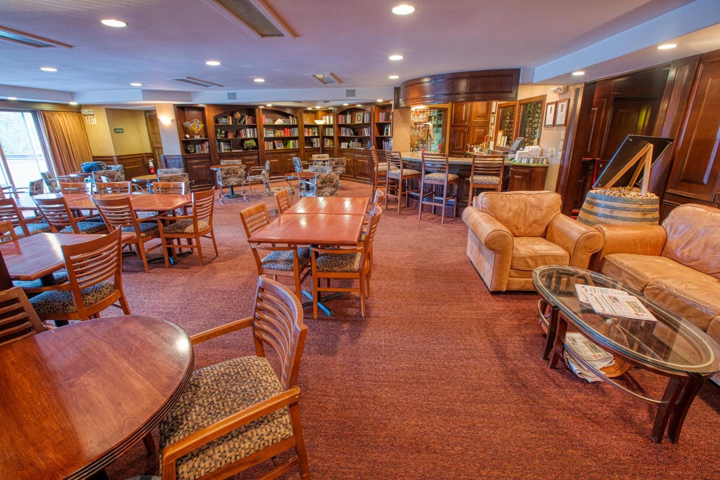 Fairbanks Vacations - Sophie Station Suites - Property Image 5