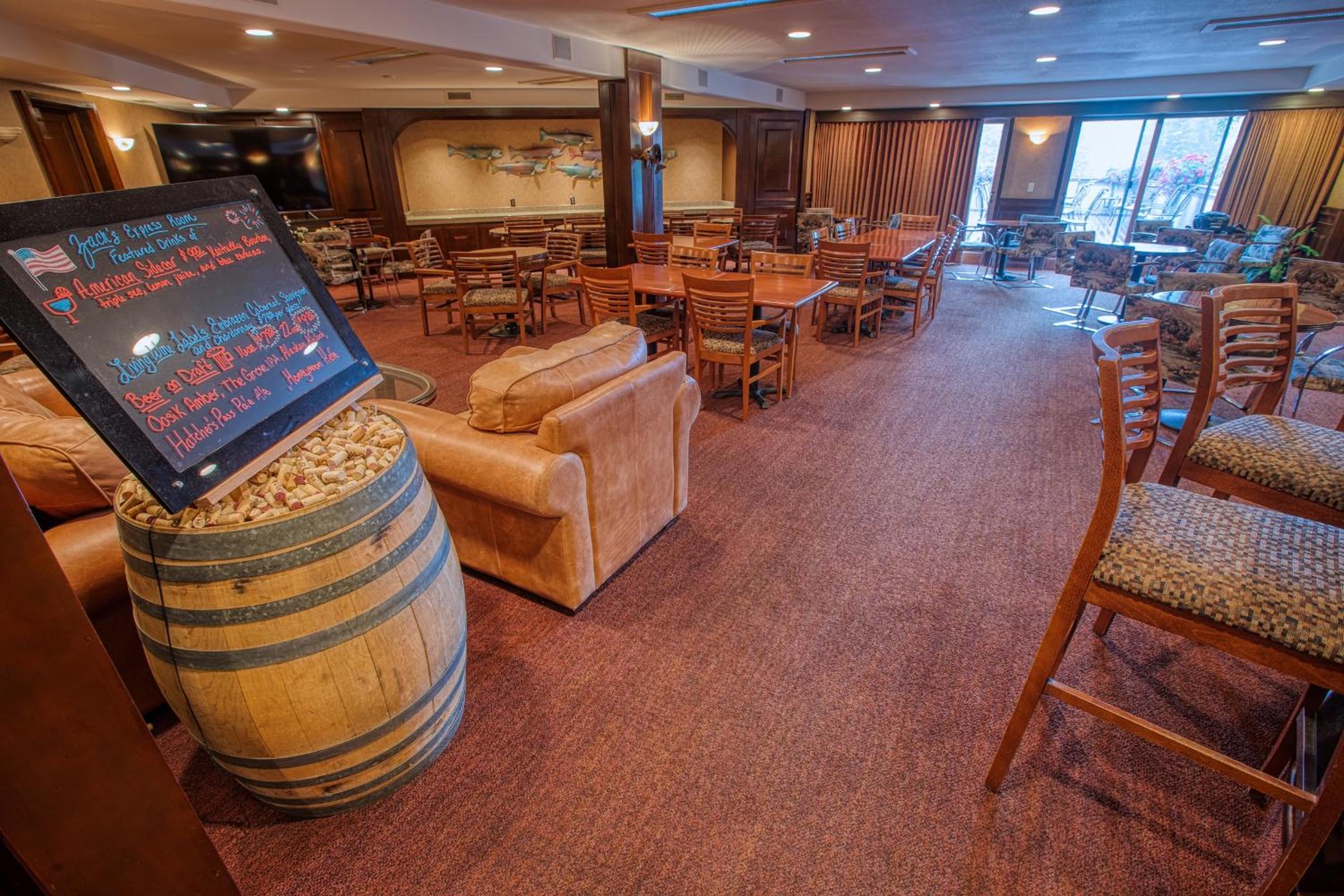 Fairbanks Vacations - Sophie Station Suites - Property Image 6