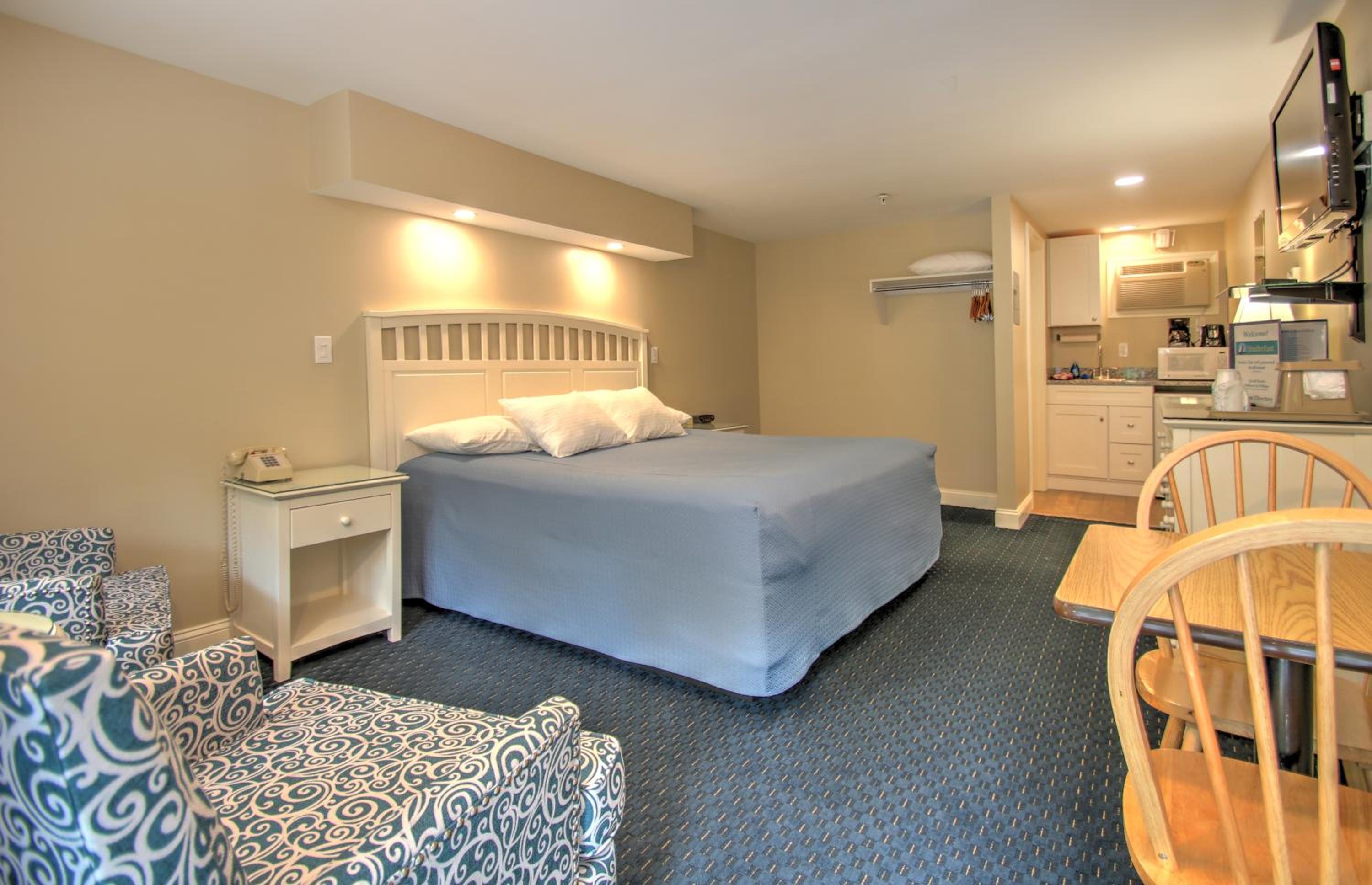 Studio East Motel
