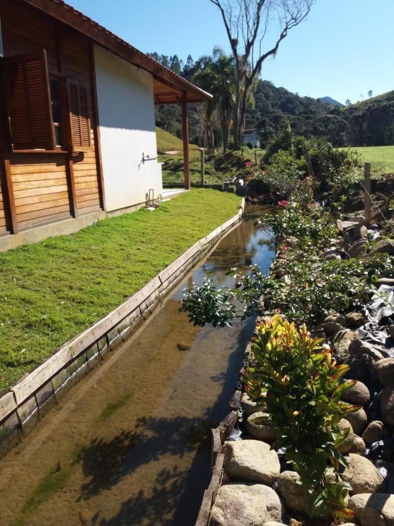 Caminhos da Serra do Tabuleiro - Chalé Araucária