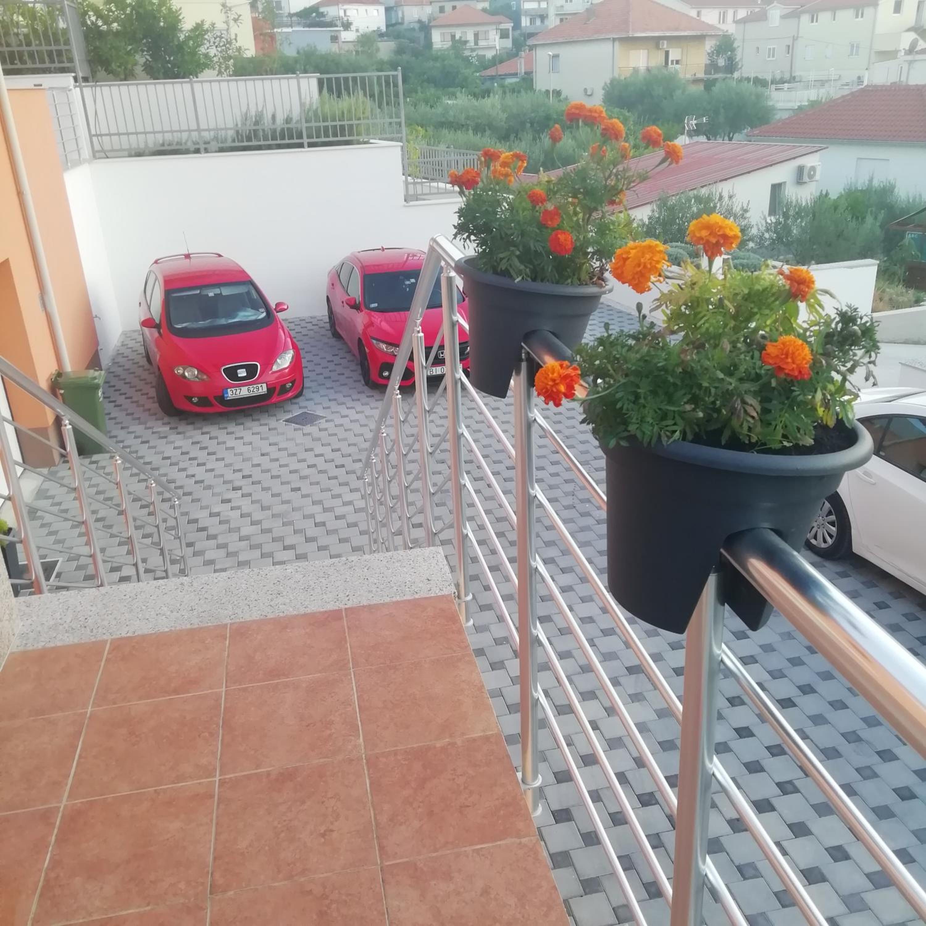 Tomena apartments