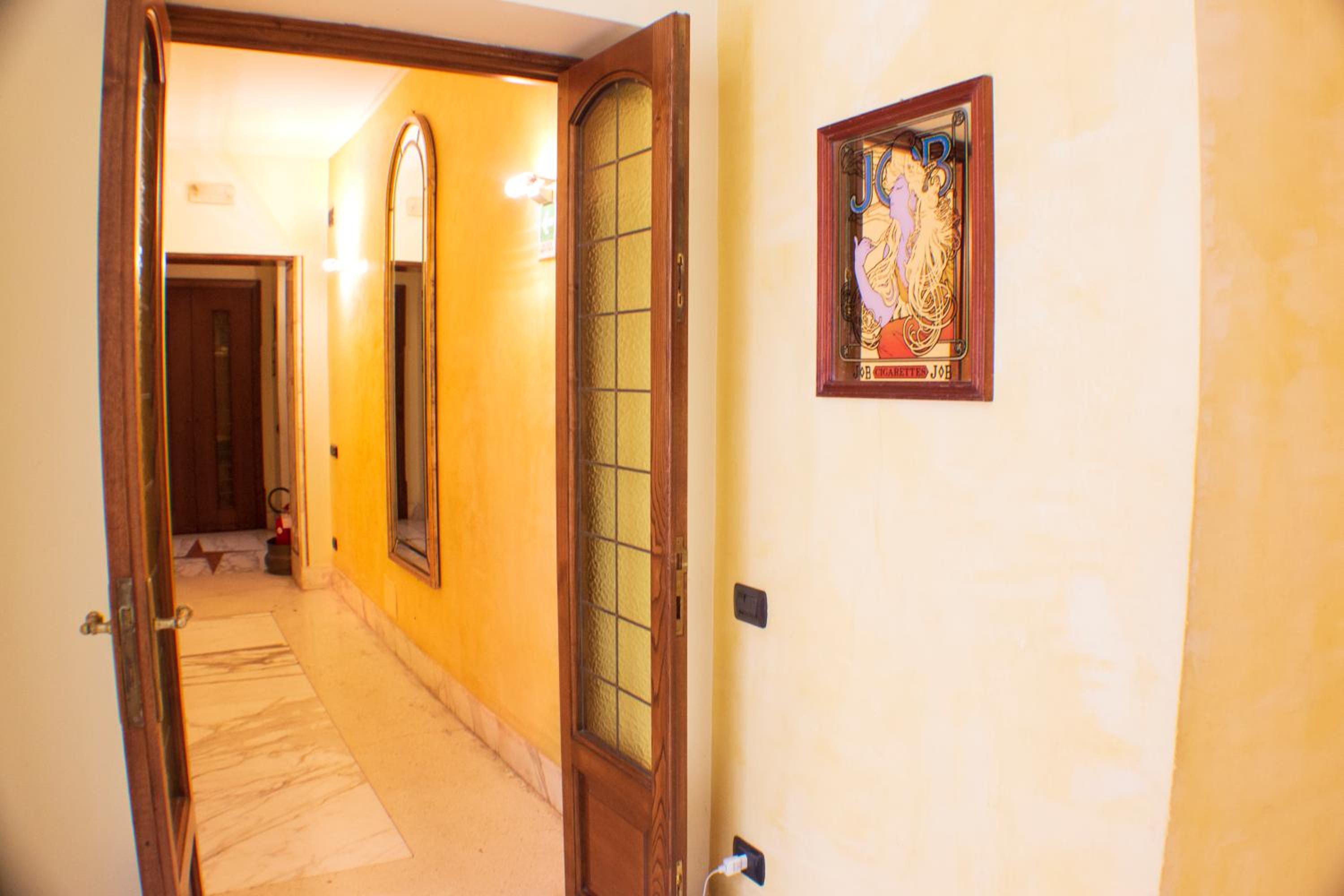 Domus Massimiliani Guesthouse