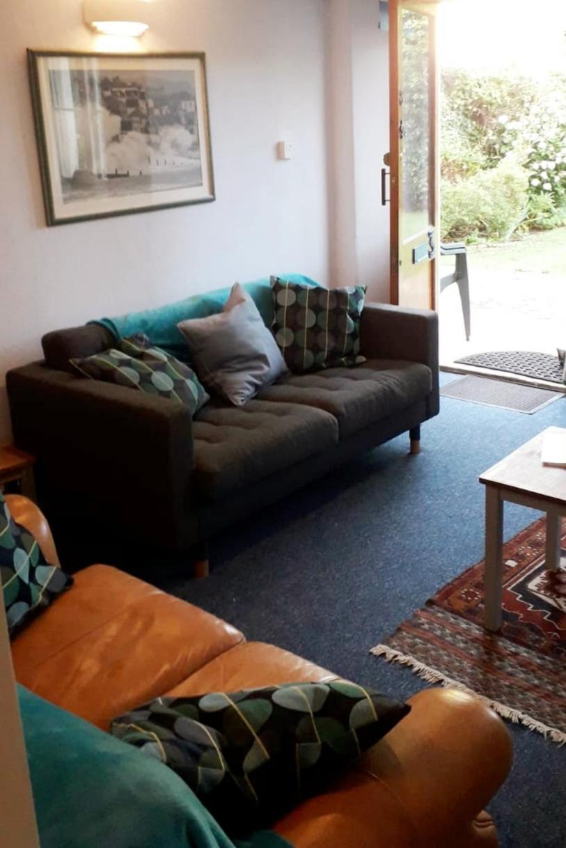 3 Lymbrook Cottage