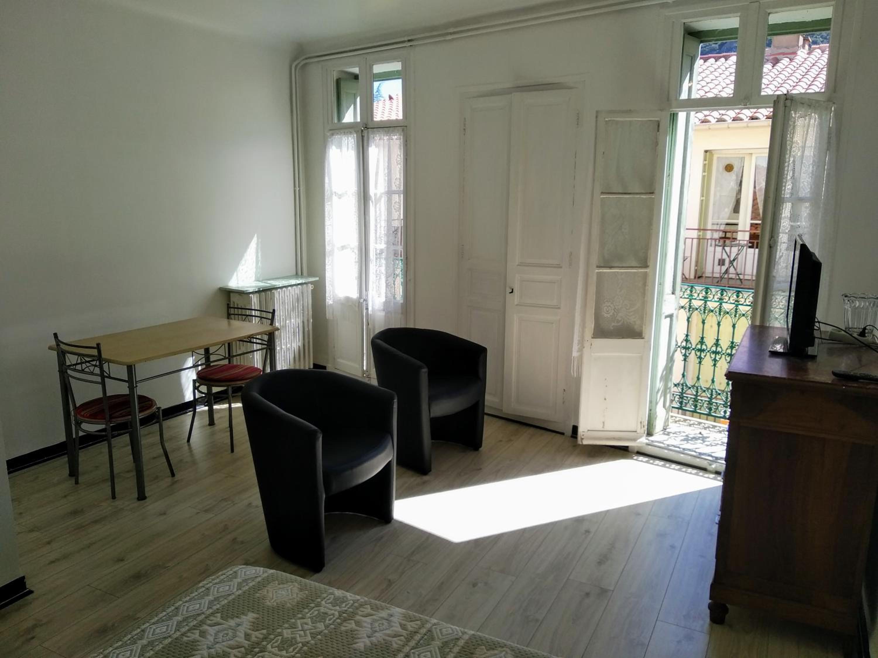 T1 Rue CASTELLANE view 2