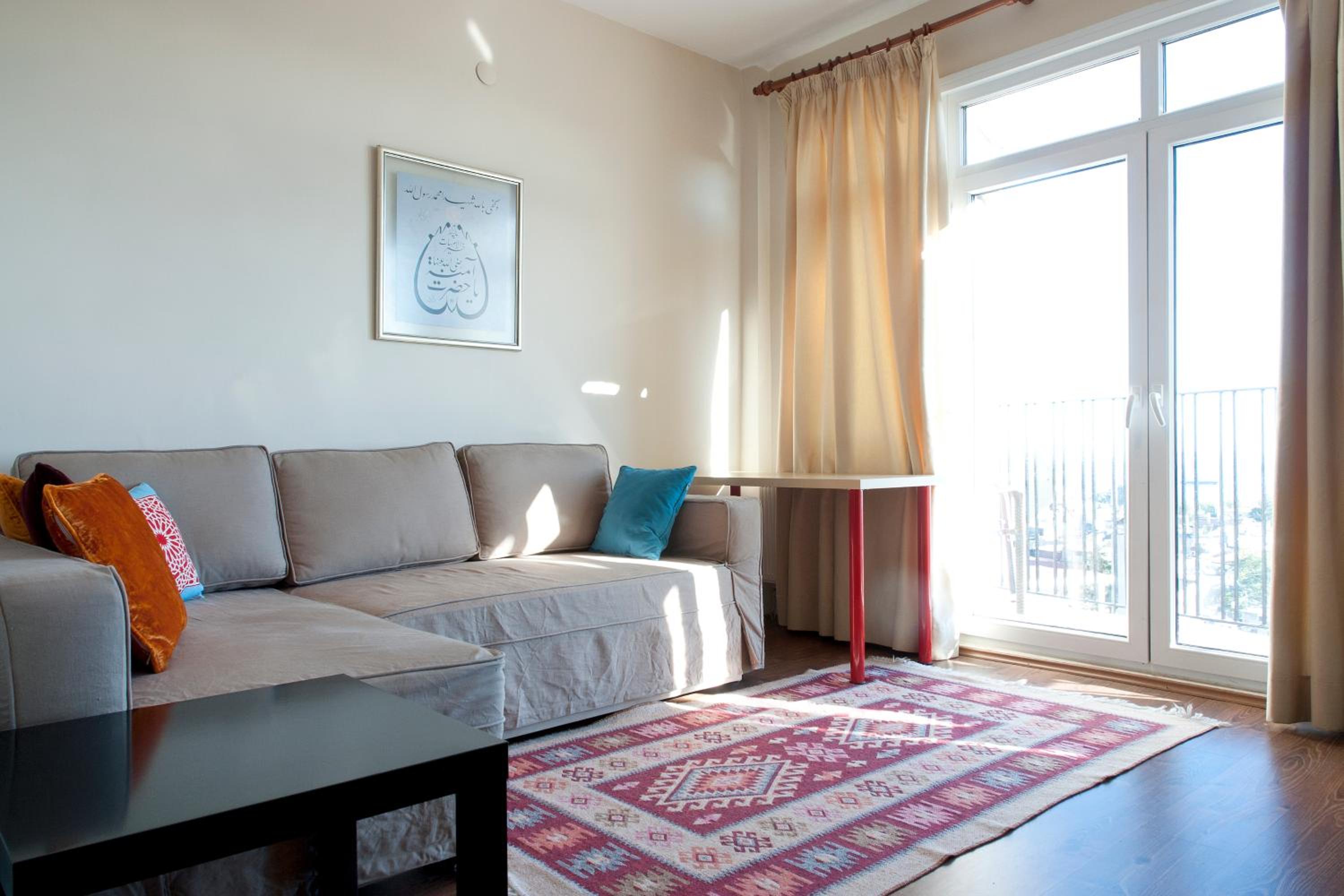 Aslan Apartments