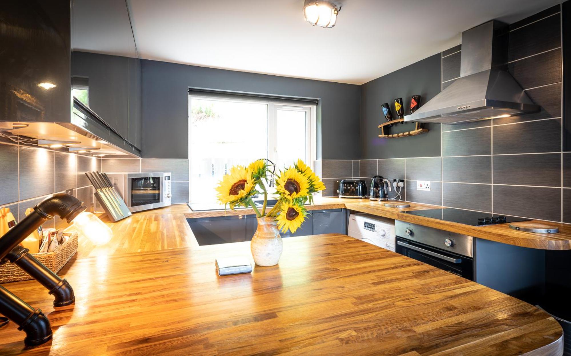 Storr Apartments