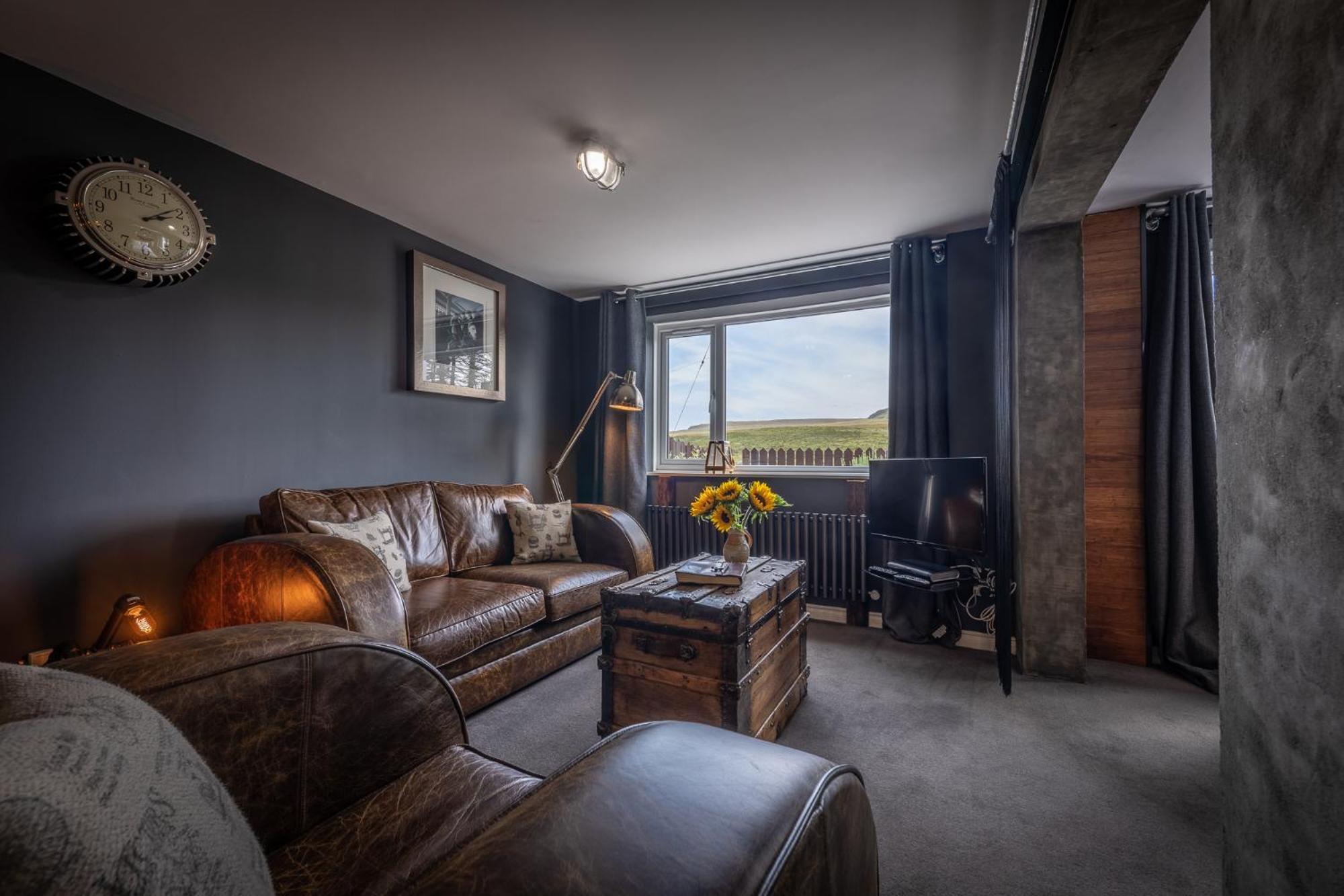 Storr Apartments