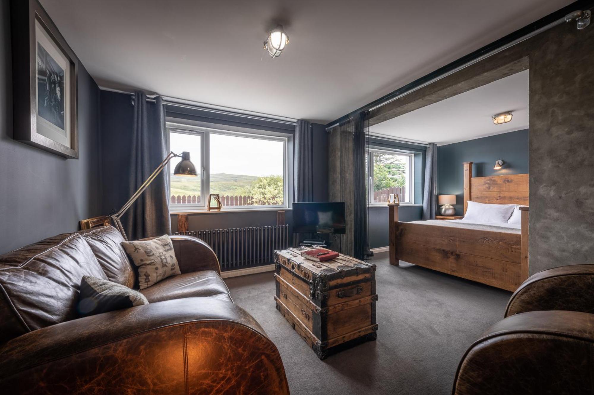 Storr Apartments