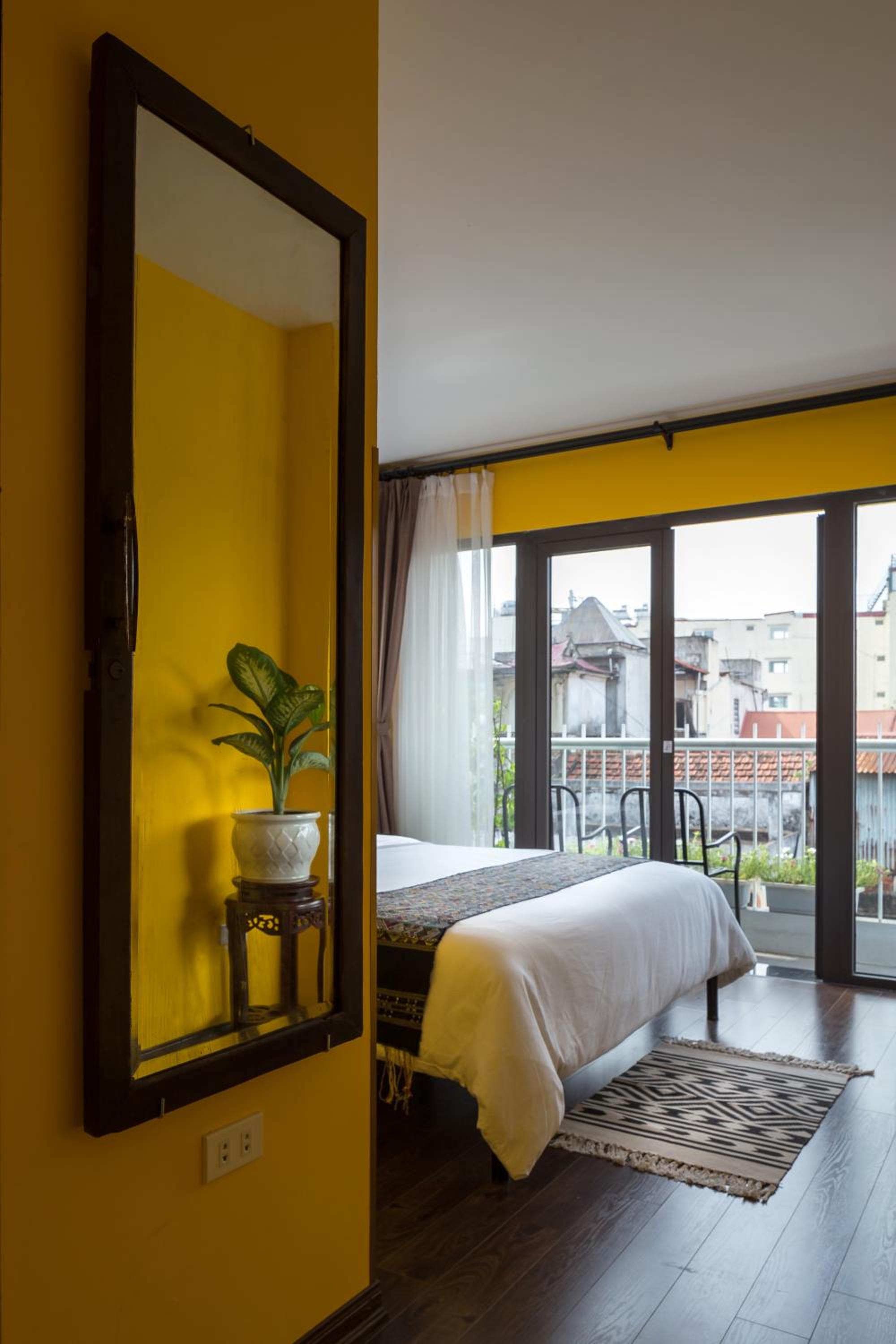 Centraltique Downtown - Bespoke Colonial House Near Hoan Kiem Lake