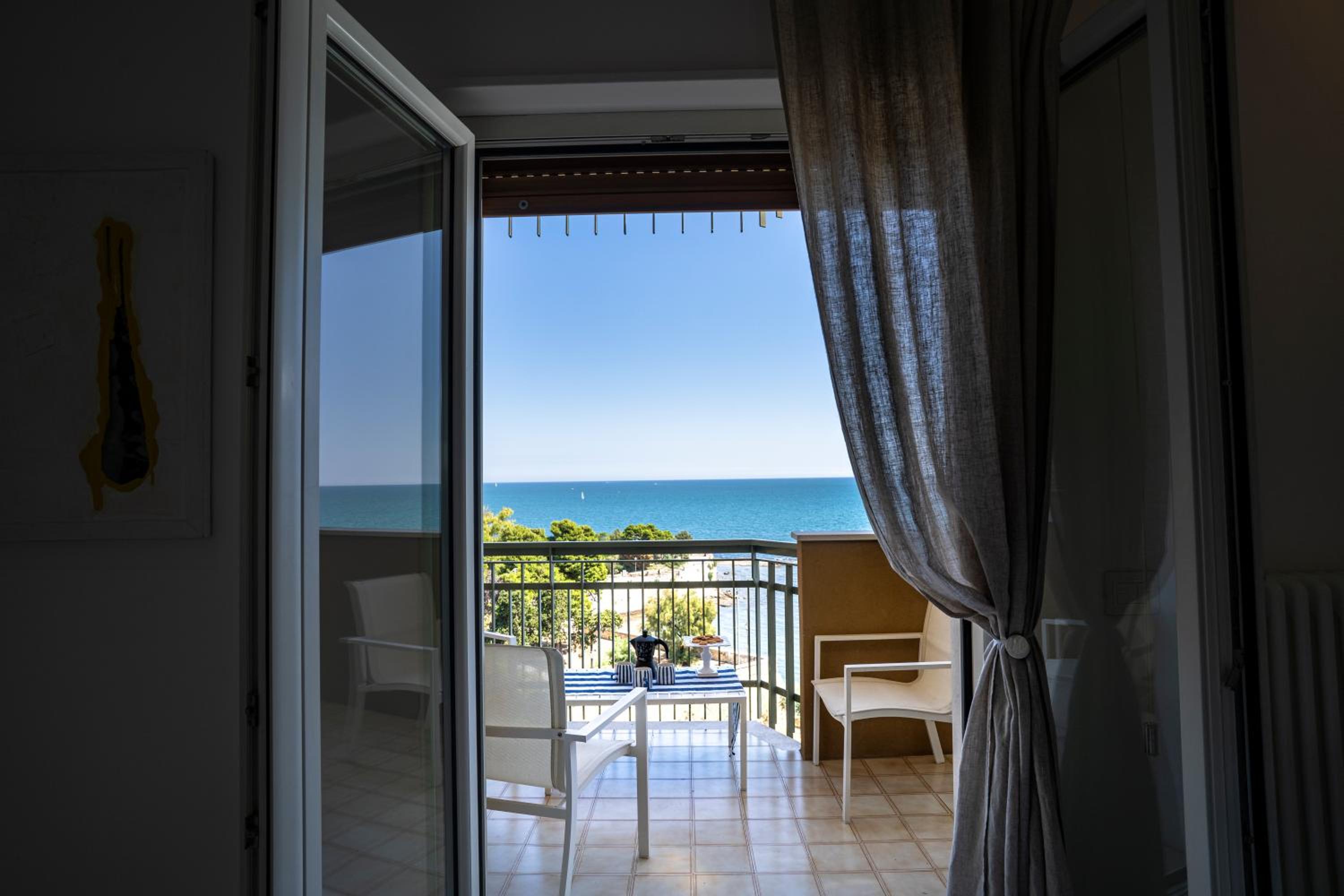 Santa Rosa luxury apartment 2 BEDROOMS 4 People private parking photo 2