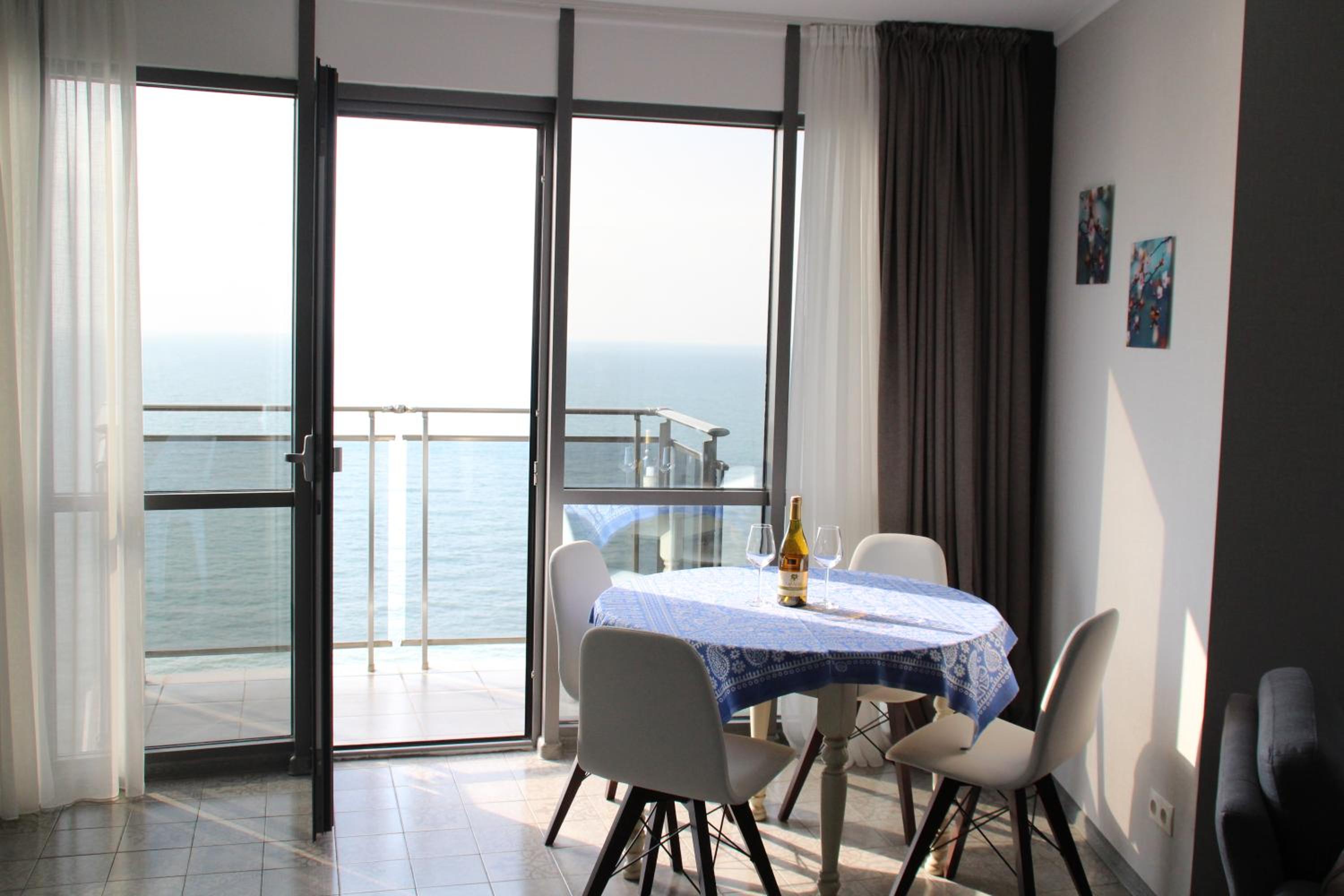 2BR Beachfront Luxury Suite with Panoramic Sea Views view 2
