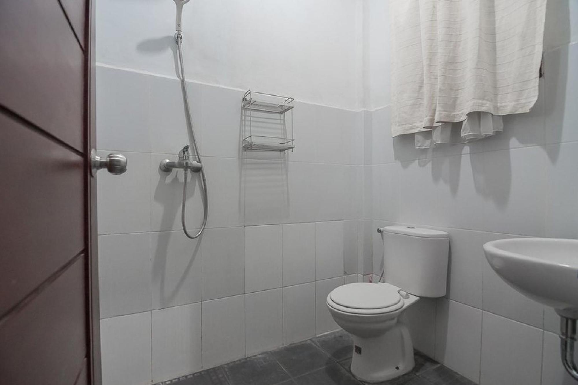 RedDoorz Plus near Cambridge City Square 2 Medan, Medan - 20