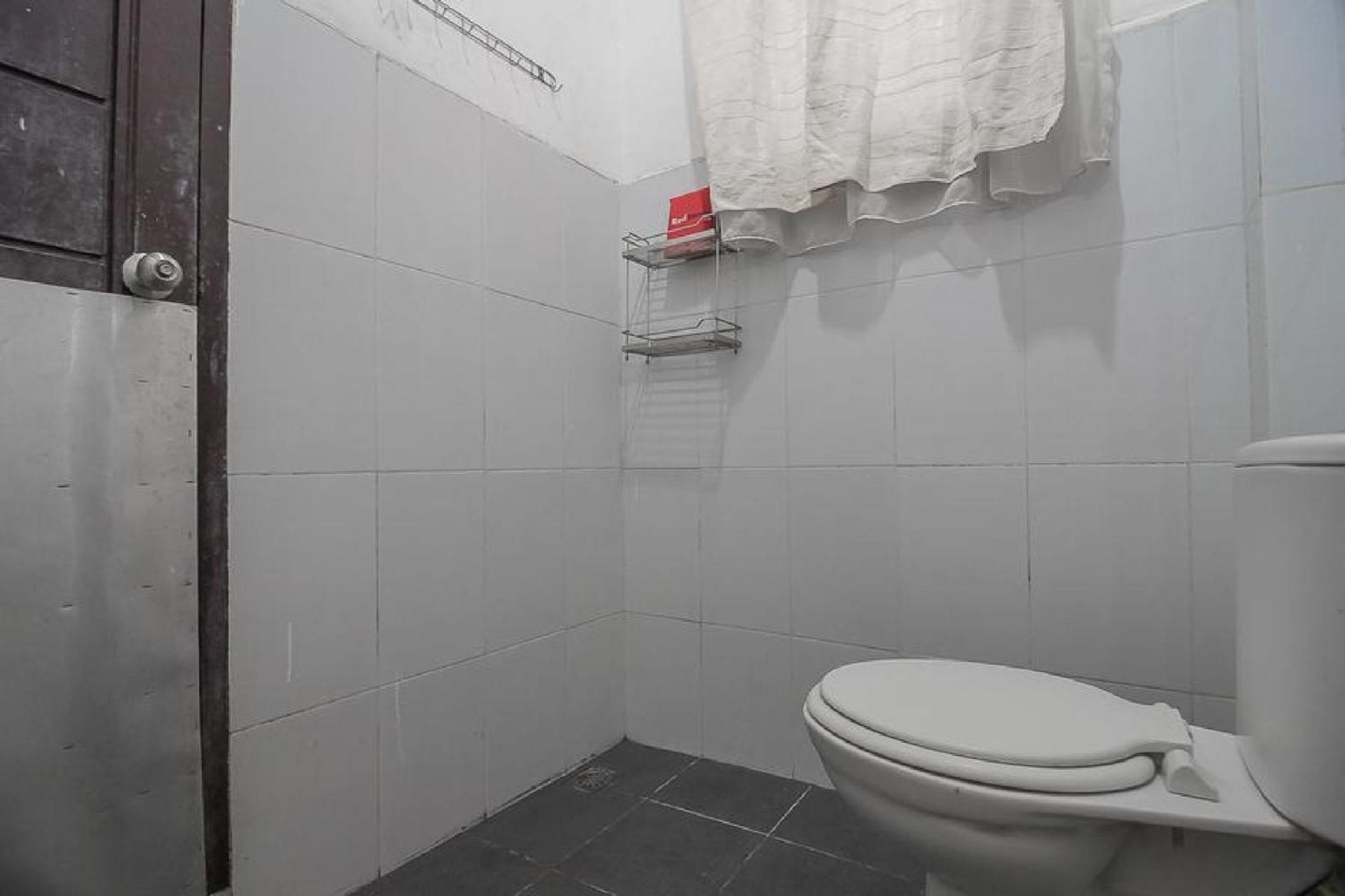 RedDoorz Plus near Cambridge City Square 2 Medan, photo 43