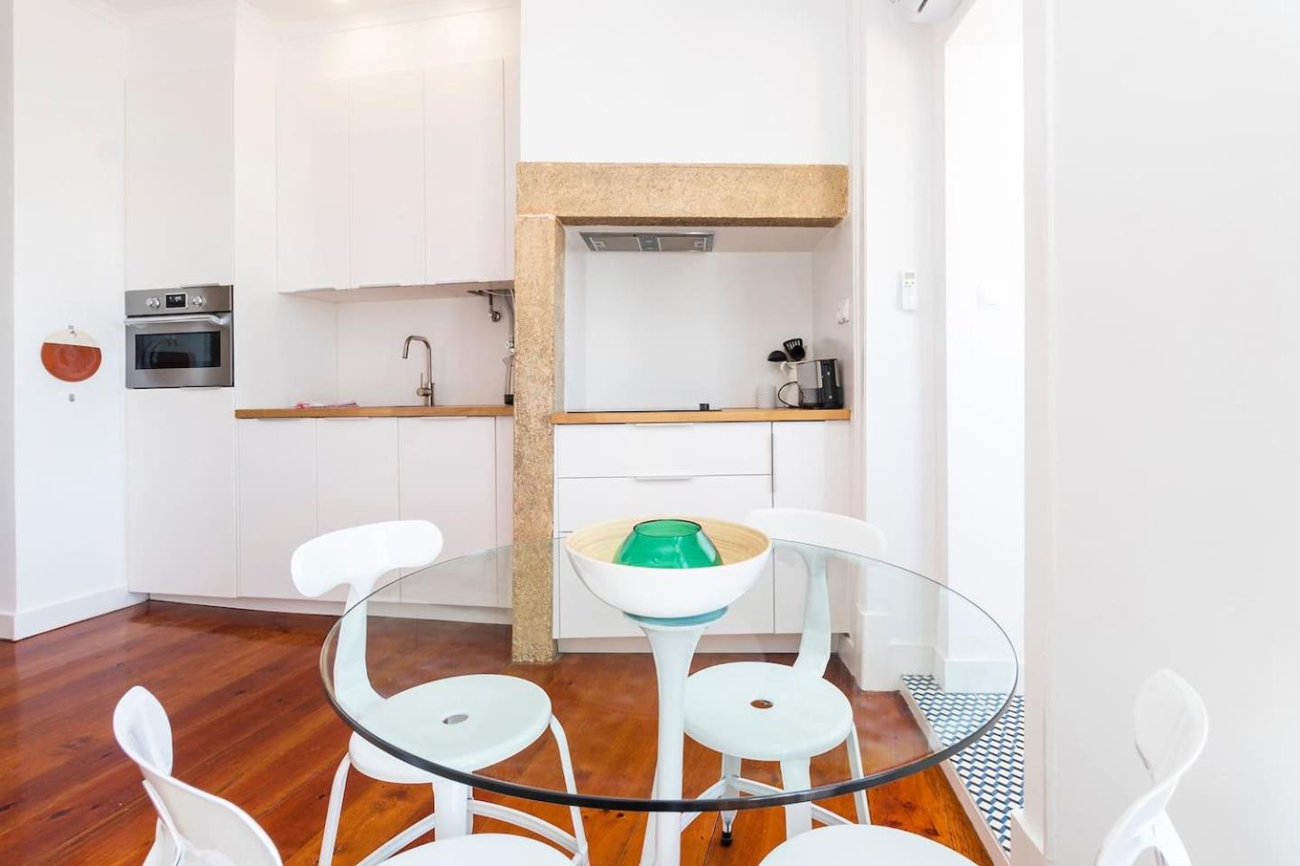 Central Apartment 2 Bedroom with Fast Internet view 5