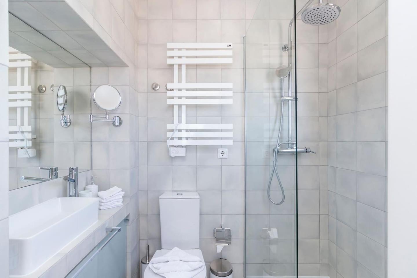 Central Apartment 2 Bedroom with Fast Internet view 4