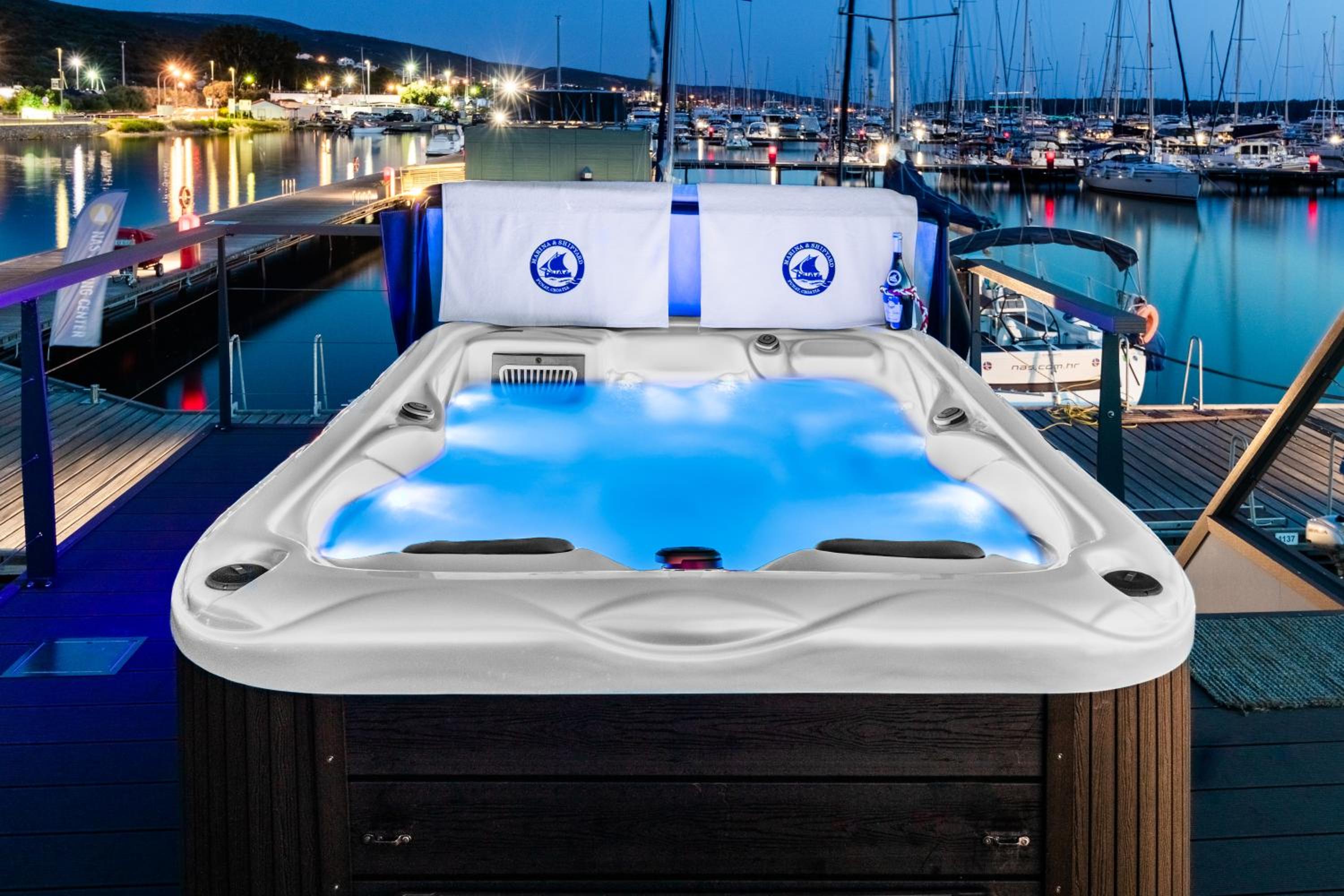 Floating Holiday Home view 5