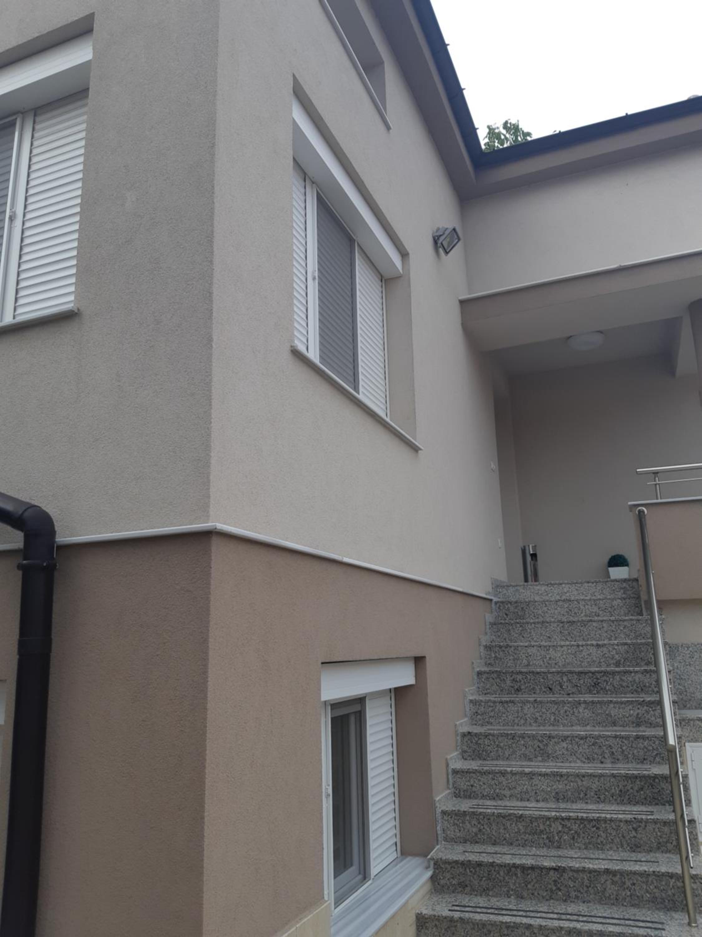 Villa Ros Guest House