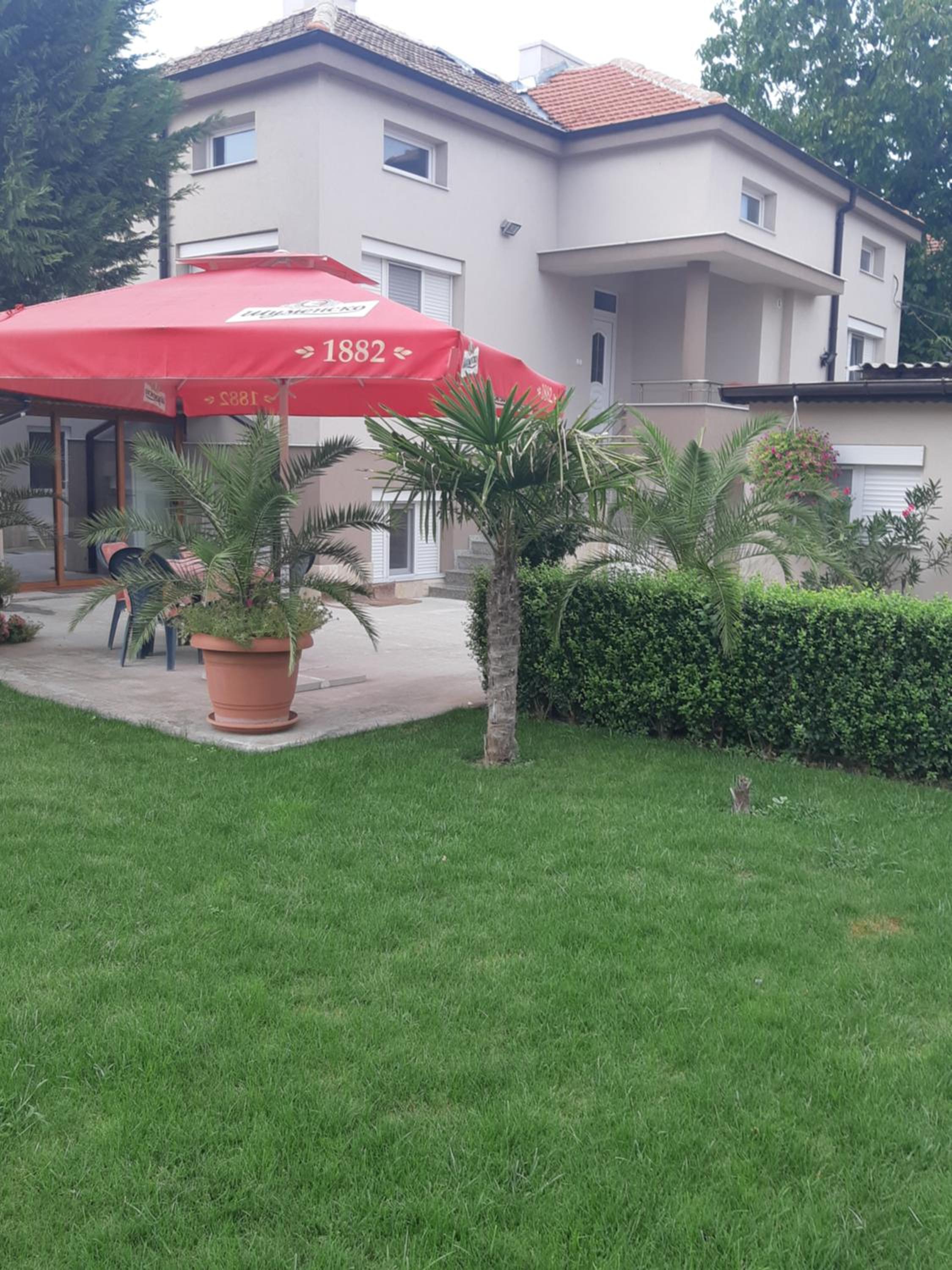 Villa Ros Guest House