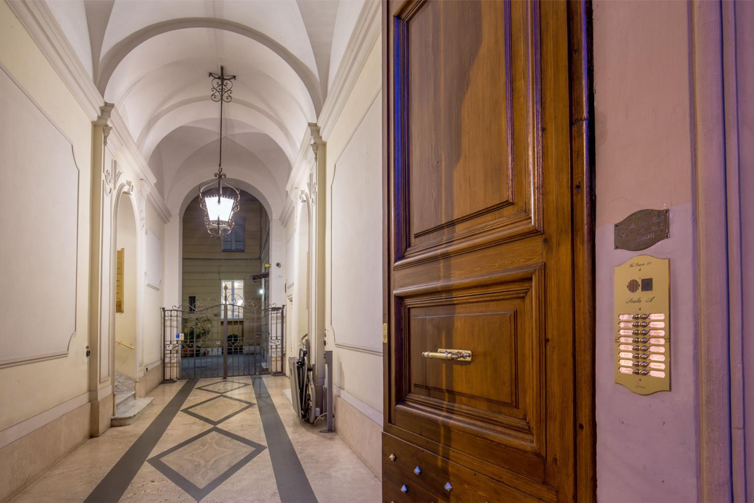 The Shell Rome Suite